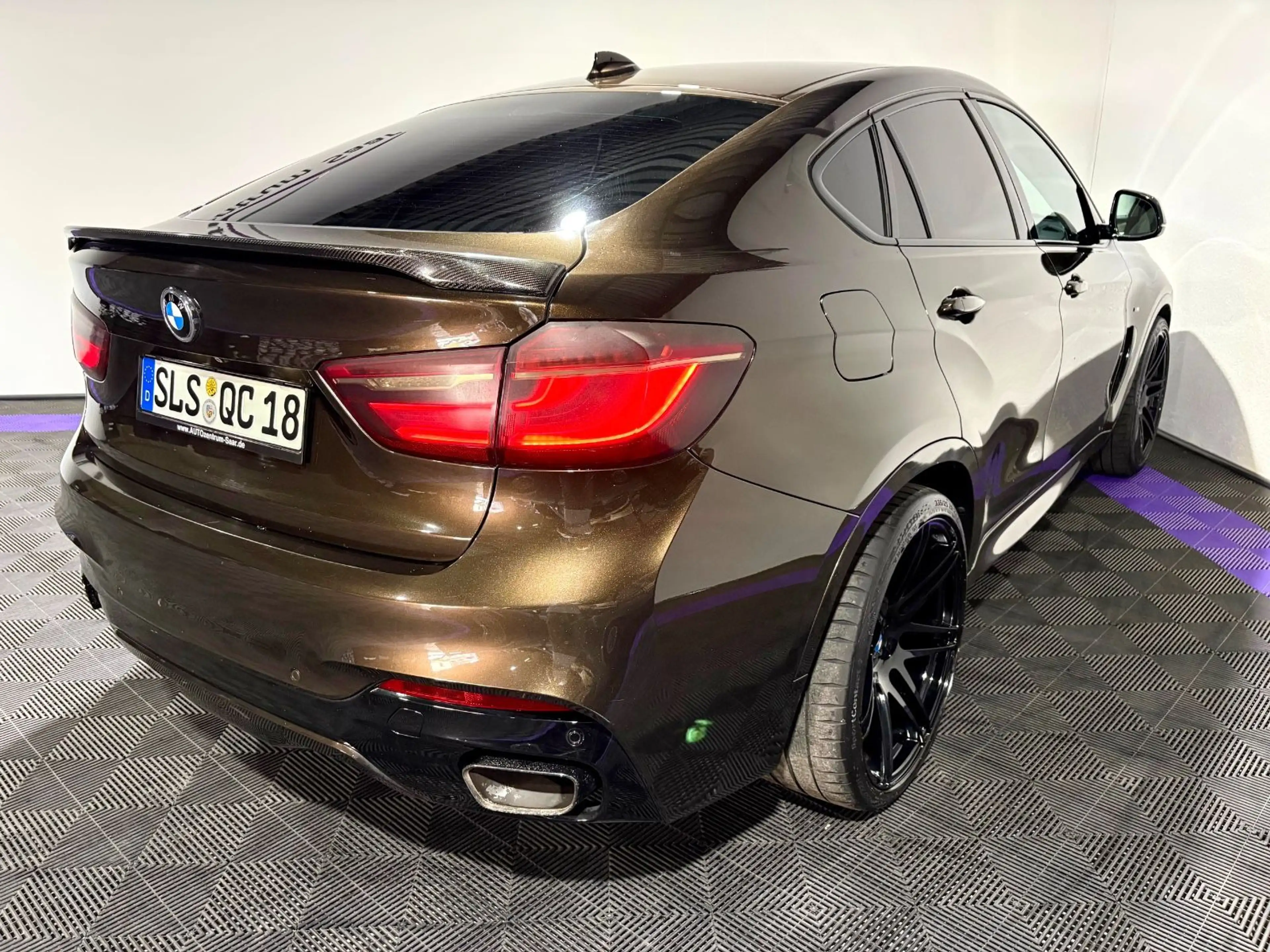 BMW X6 M50d Individual Innen/Außen 22" Alus — photo 9