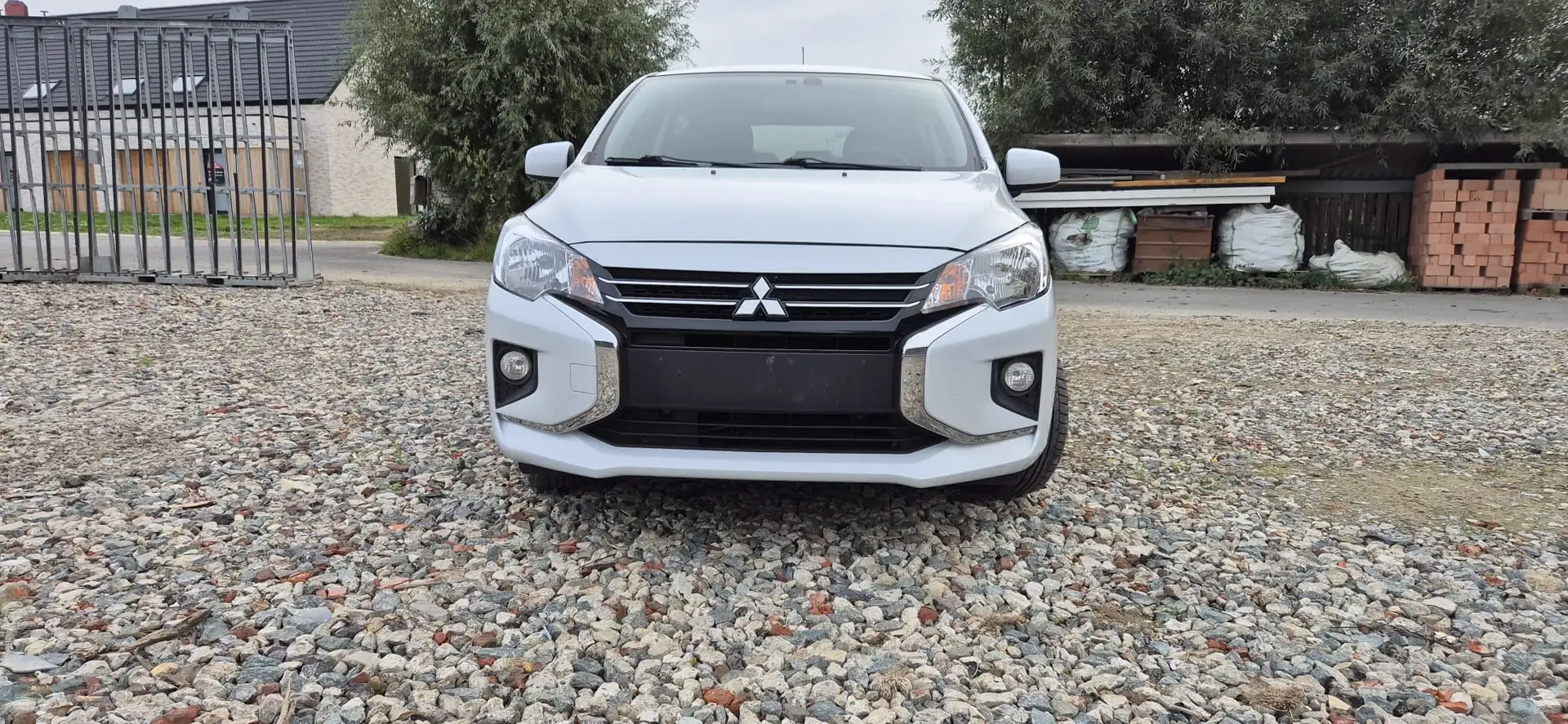 Mitsubishi Space Star 1.2 Select+ Black 59 kW, Blanc - 2