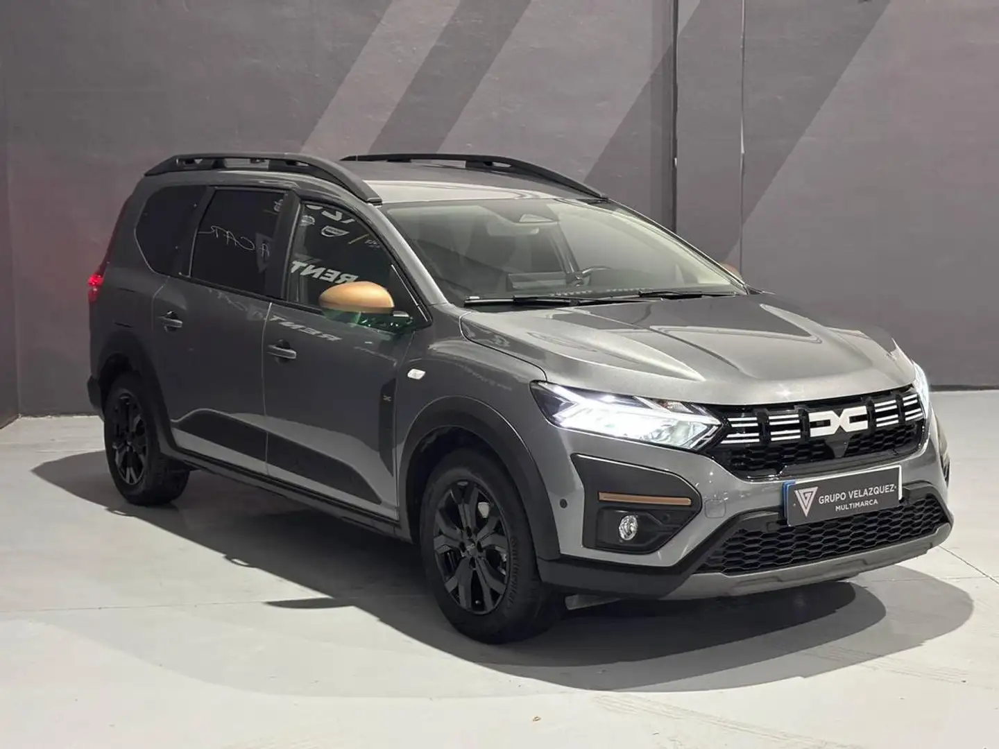 Dacia Jogger 1.0 TCe Extreme Go 81kW 5pl. Gris - 2