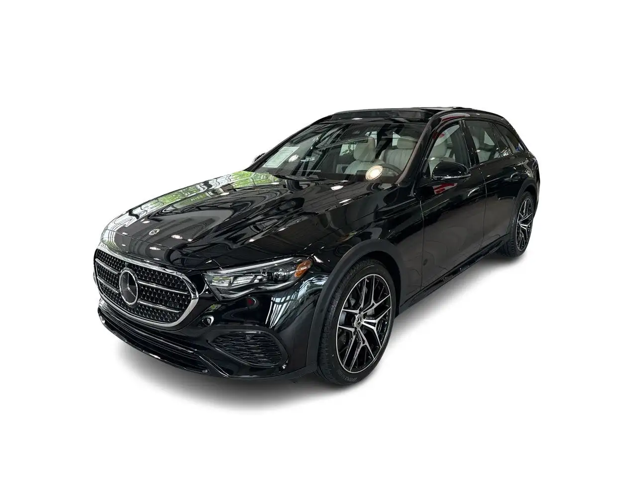 Mercedes-Benz E-Class снимка Mercedes-Benz E-Class