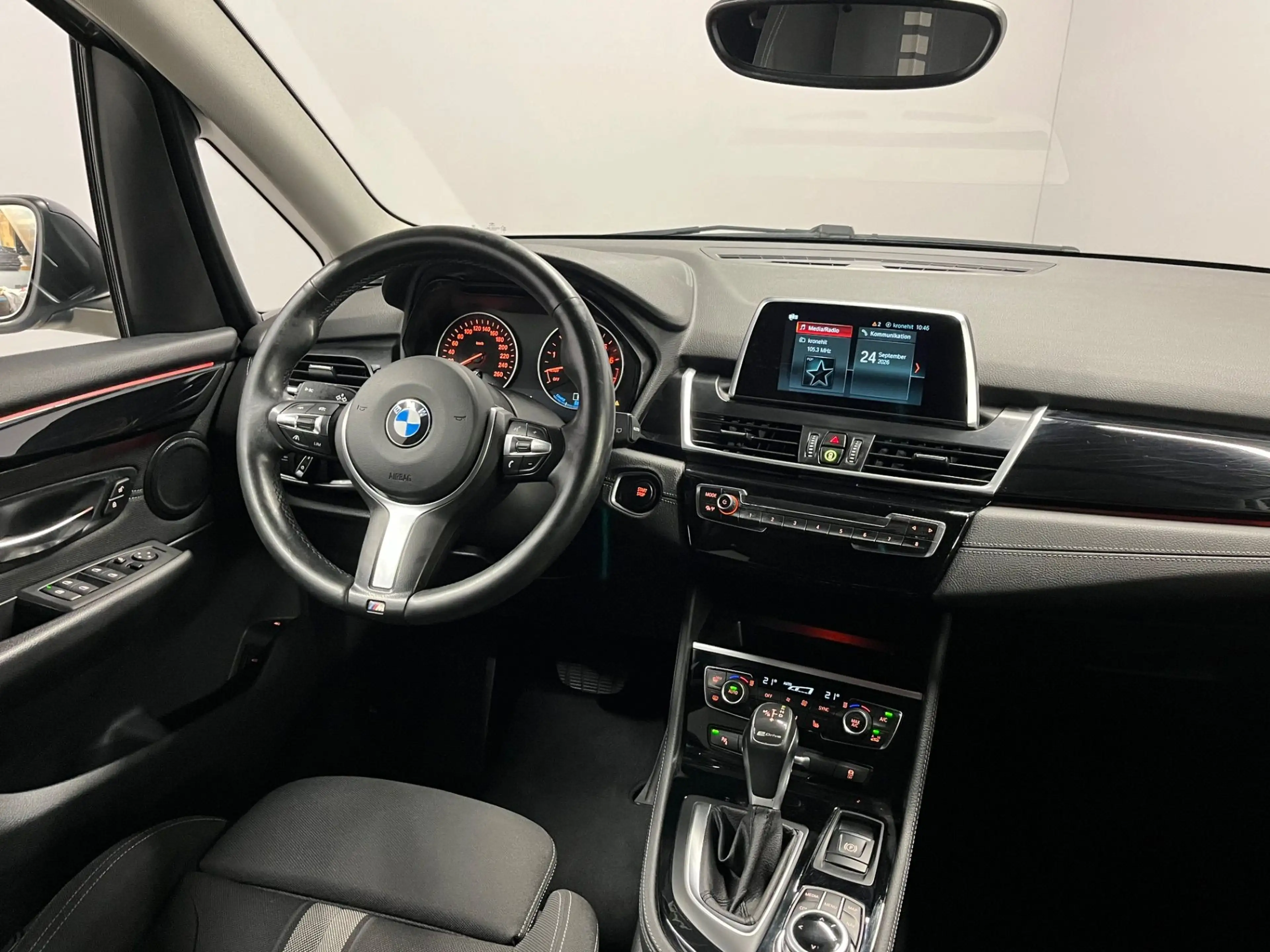 BMW 225 2er Active Tourer - 225xe Sport Line — photo 2
