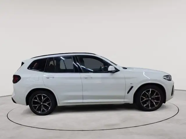 BMW X3 view 3