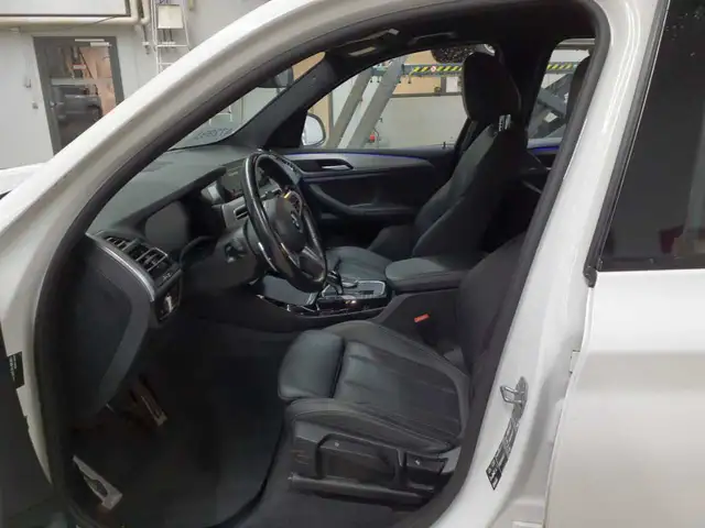 BMW X3 view 7