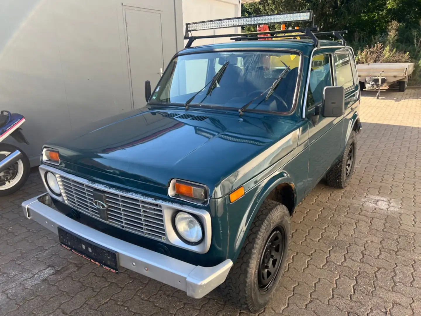 Lada Niva 4X4 Allrad Grün - 2