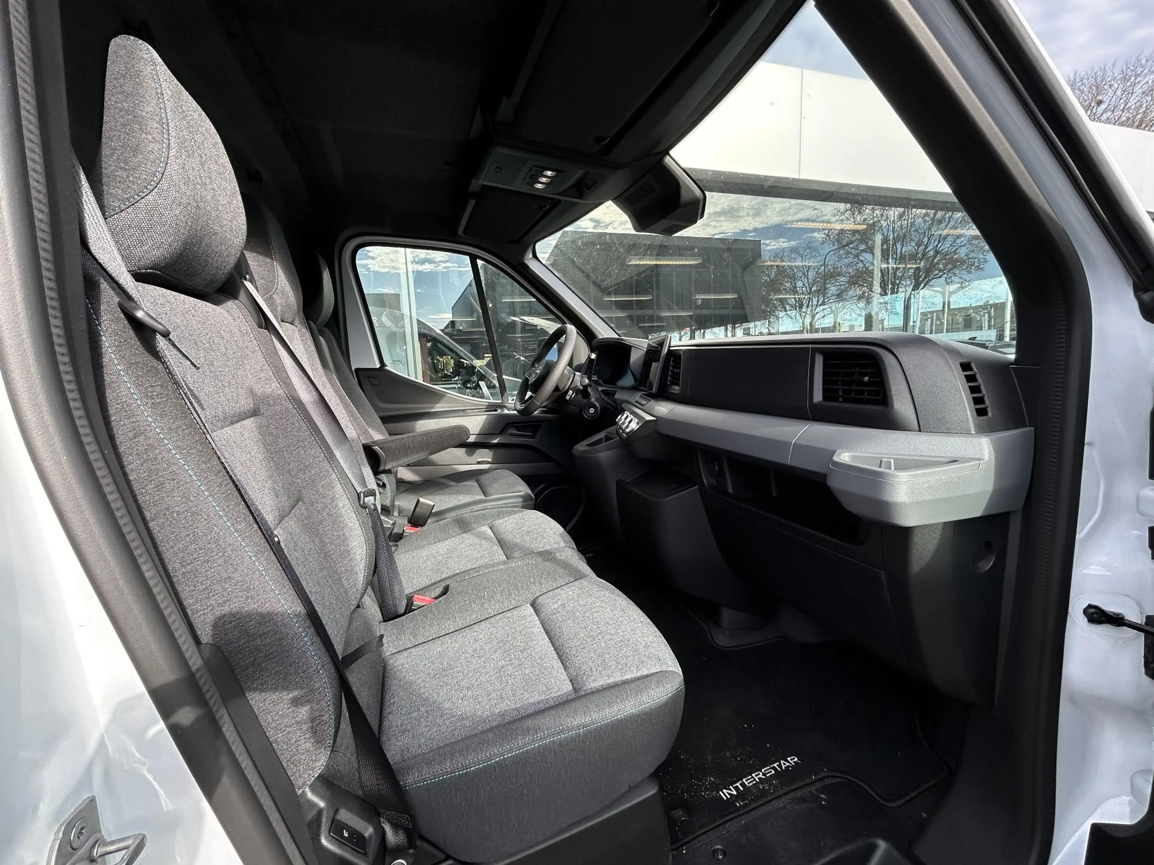 Nissan Interstar Interstar-e L2H2 Limited 87 kWh | DEMO — photo 7