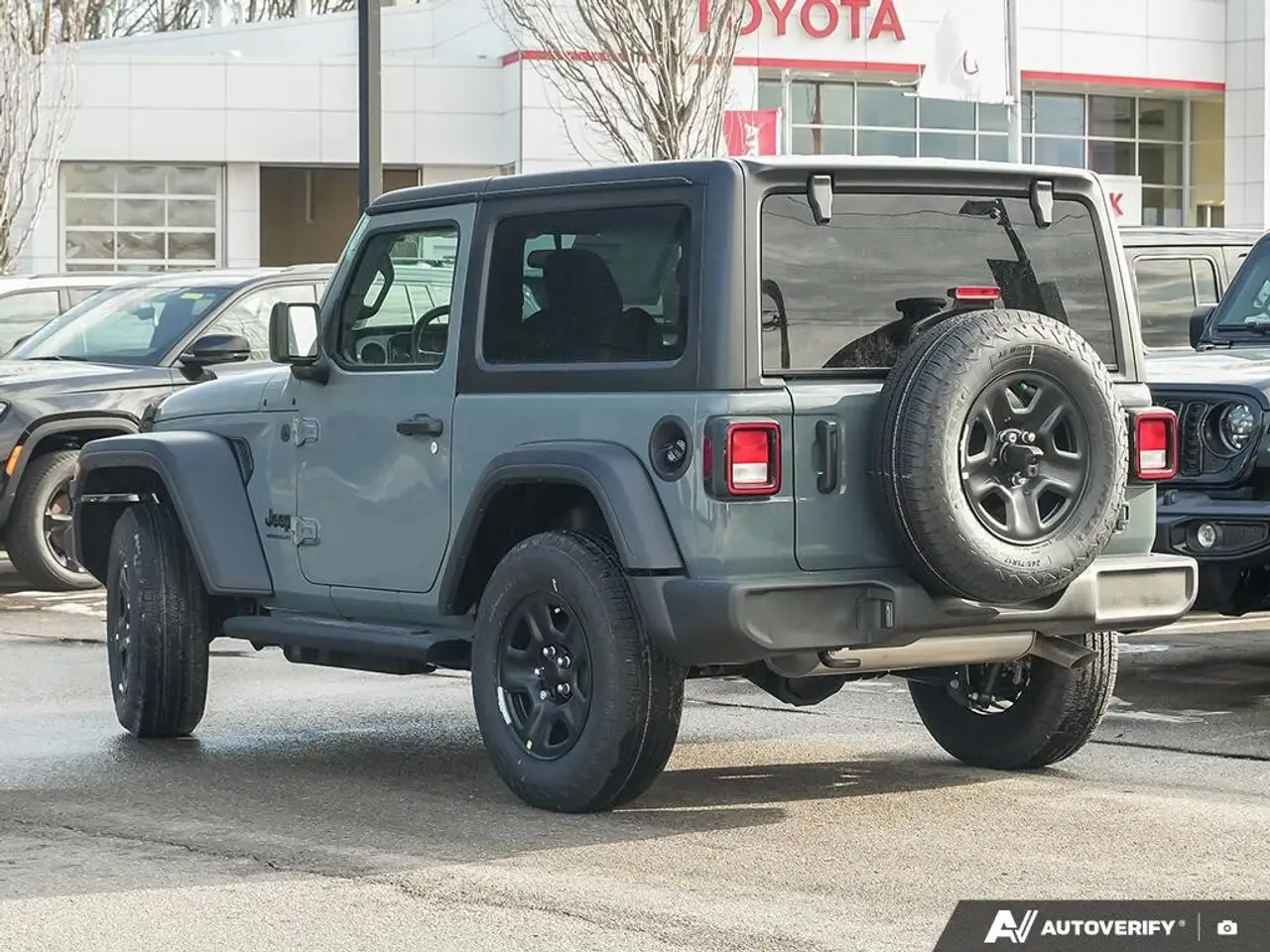 Jeep Wrangler снимка Jeep Wrangler