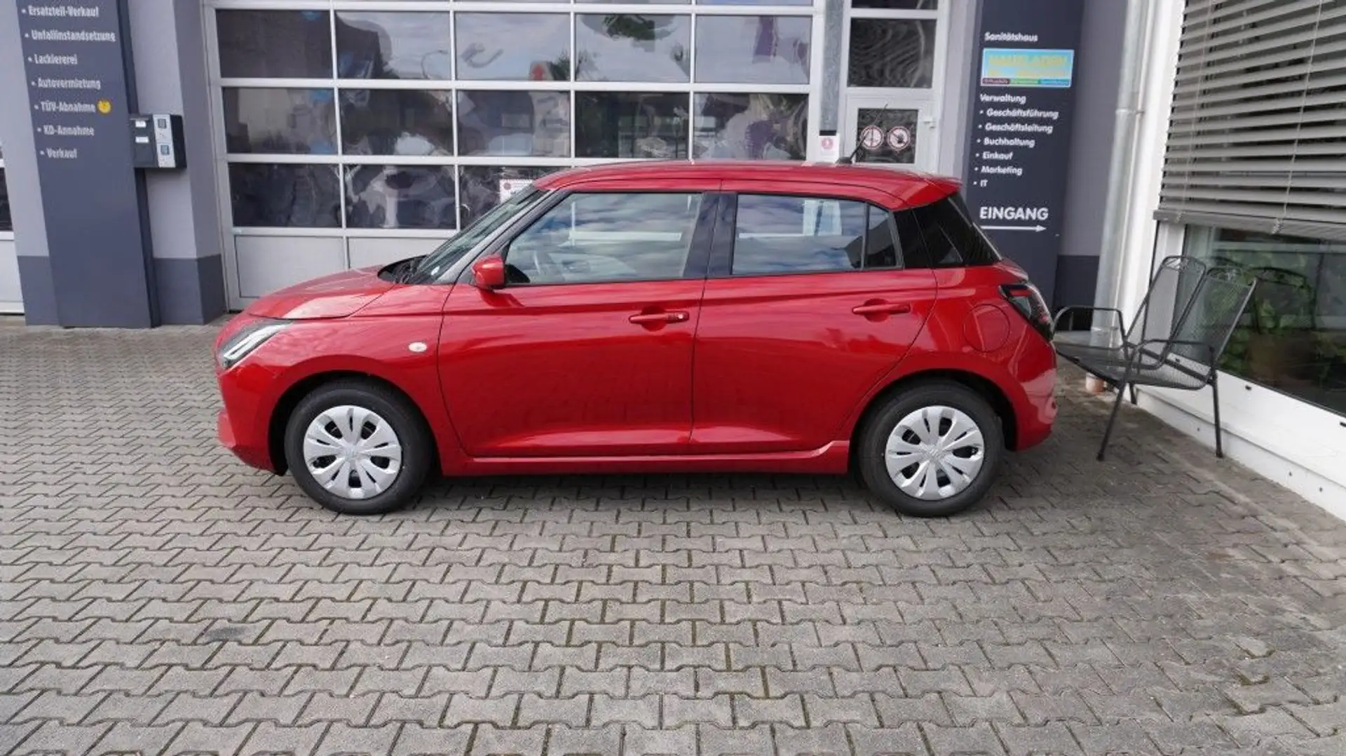 Suzuki Swift 1.2 Hybrid MT Club / 5 Jahre Herstellergarantie Rot - 2