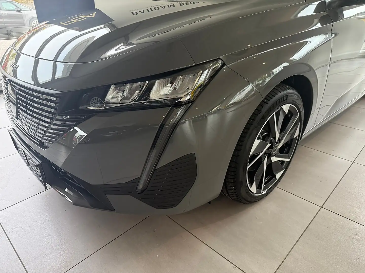 Peugeot 308 BlueHDi 130 EAT8 Allure Grau - 2