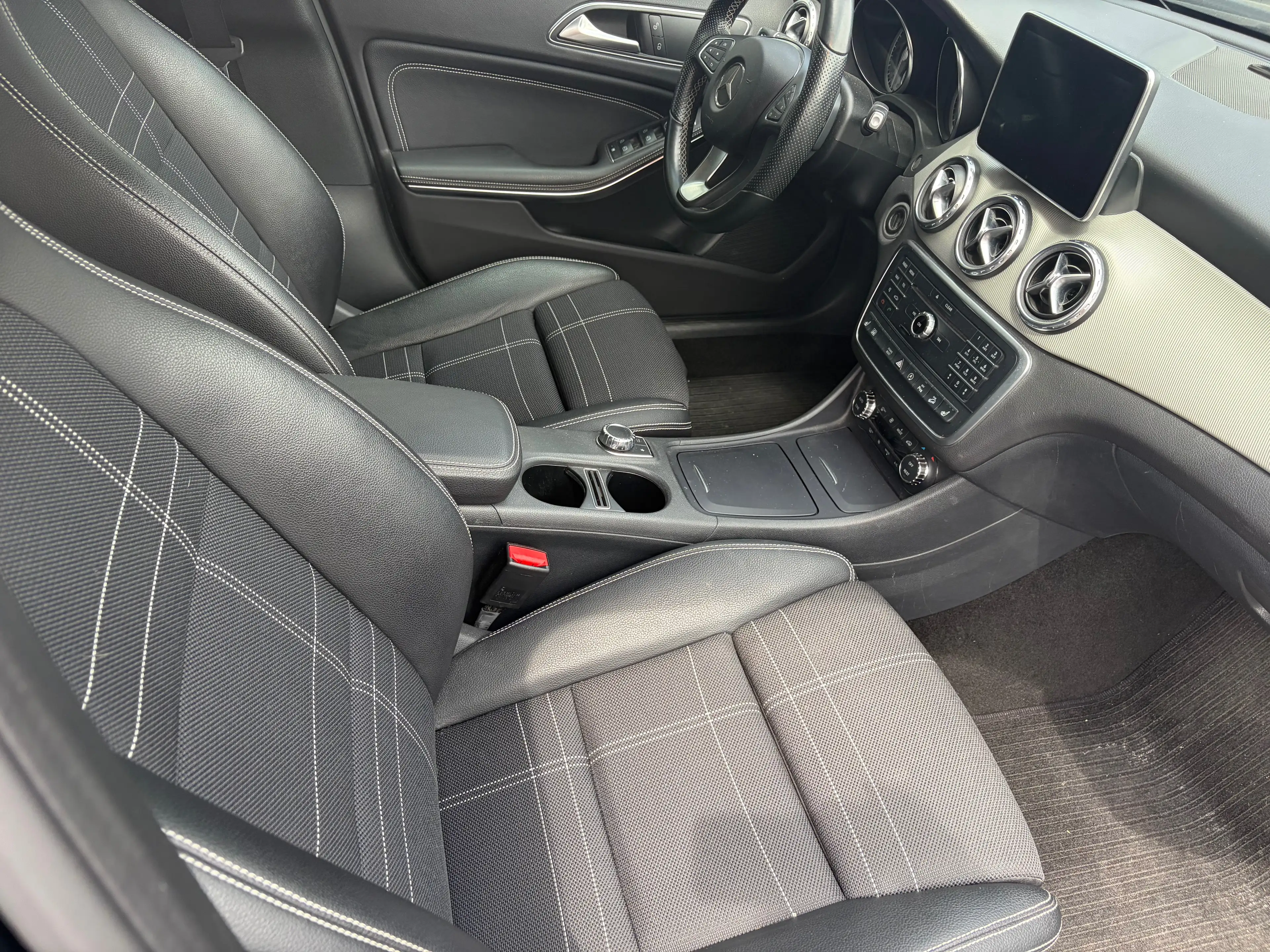Mercedes-Benz GLA 220 GLA 220 CDI / d 4Matic (156.905) — photo 12