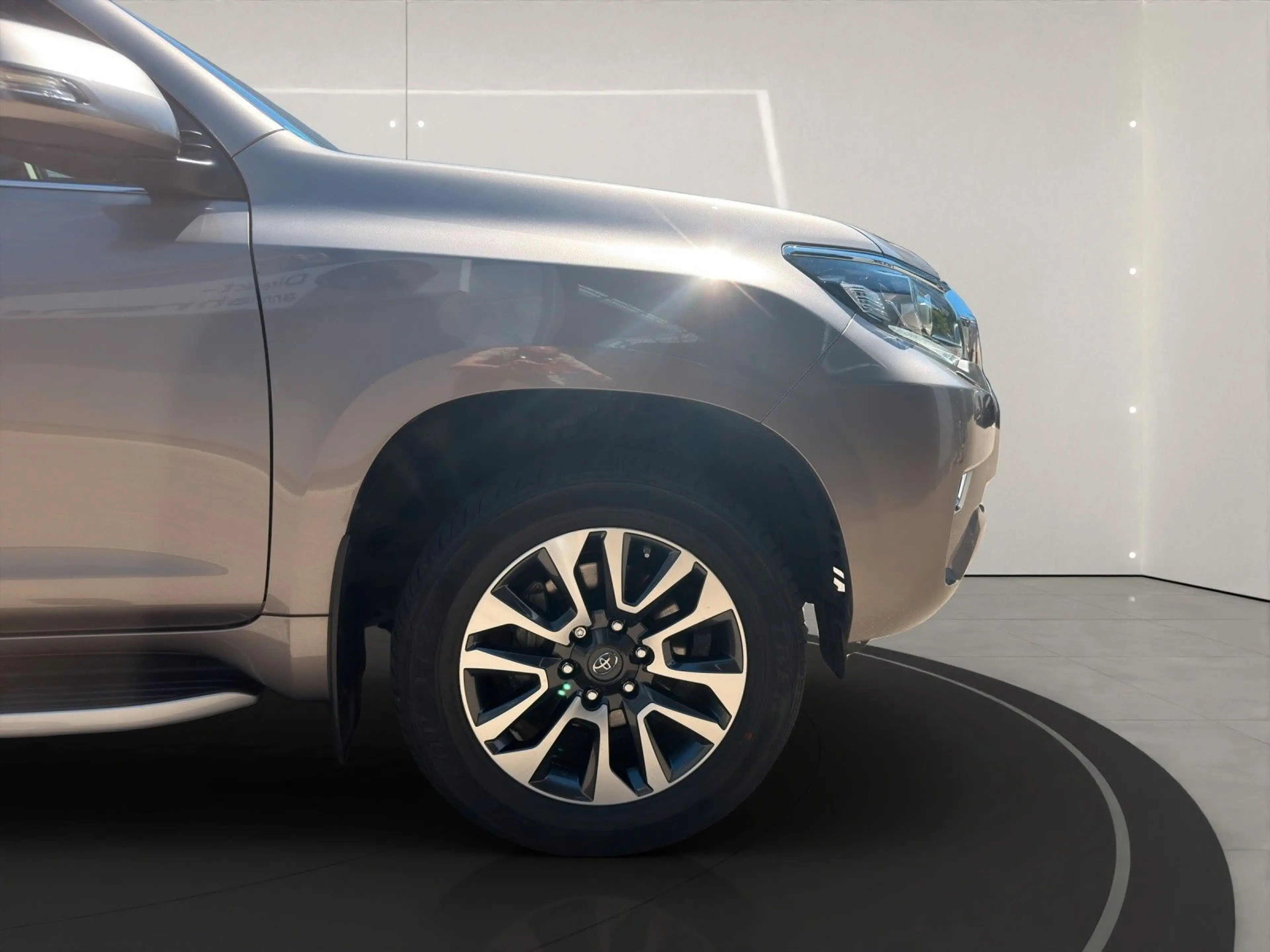Toyota Land Cruiser 2.8 D-4D Executive Automatik — photo 12