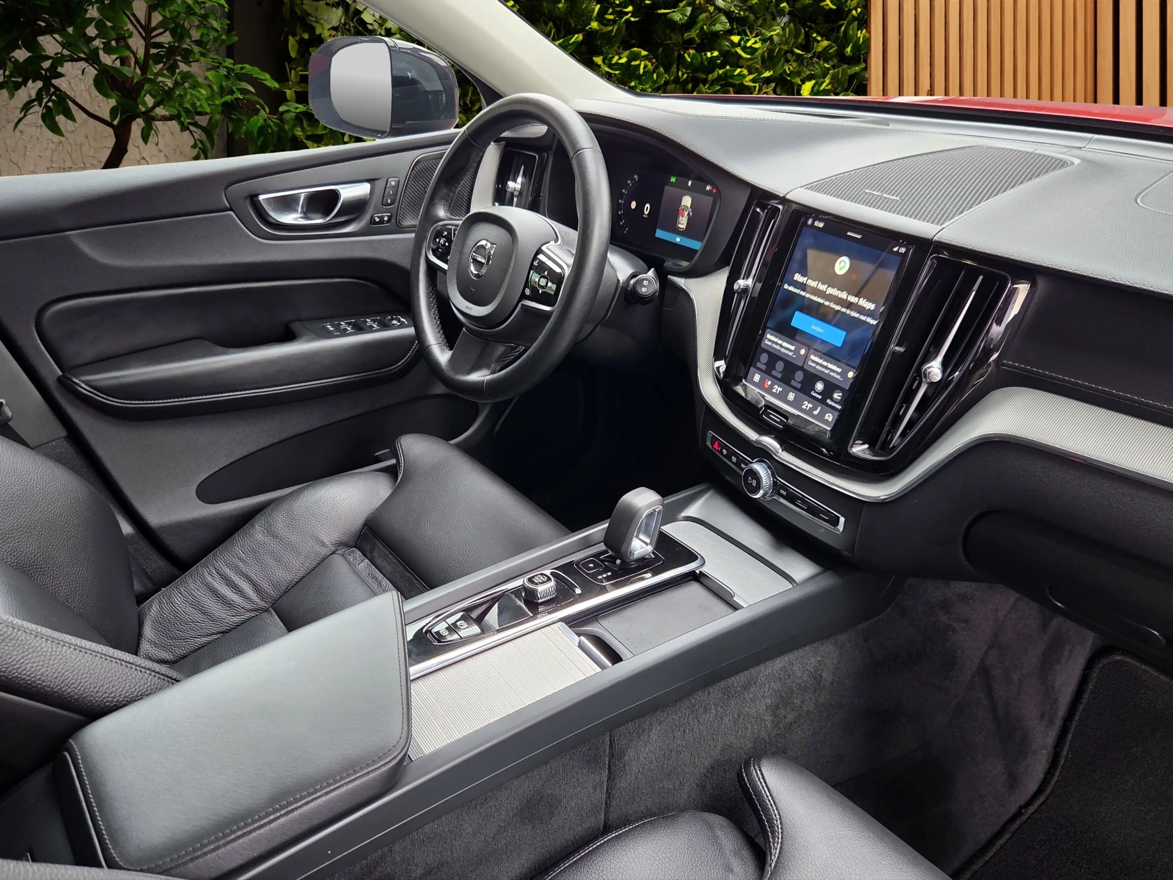 Volvo XC60 2.0 T6 Plug-in hybrid AWD Ultimate Dark | Trekhaak — photo 3
