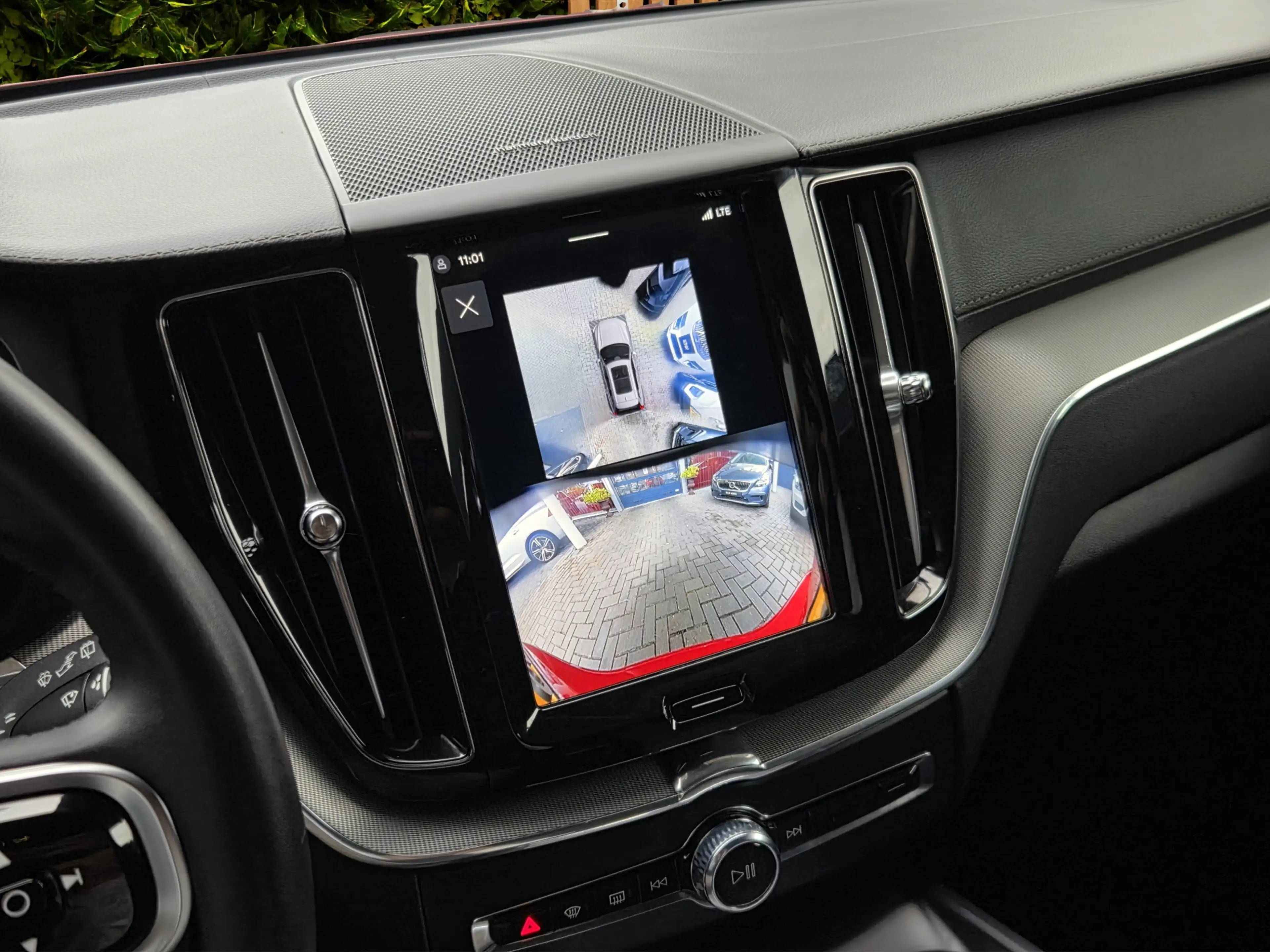 Volvo XC60 2.0 T6 Plug-in hybrid AWD Ultimate Dark | Trekhaak — photo 15