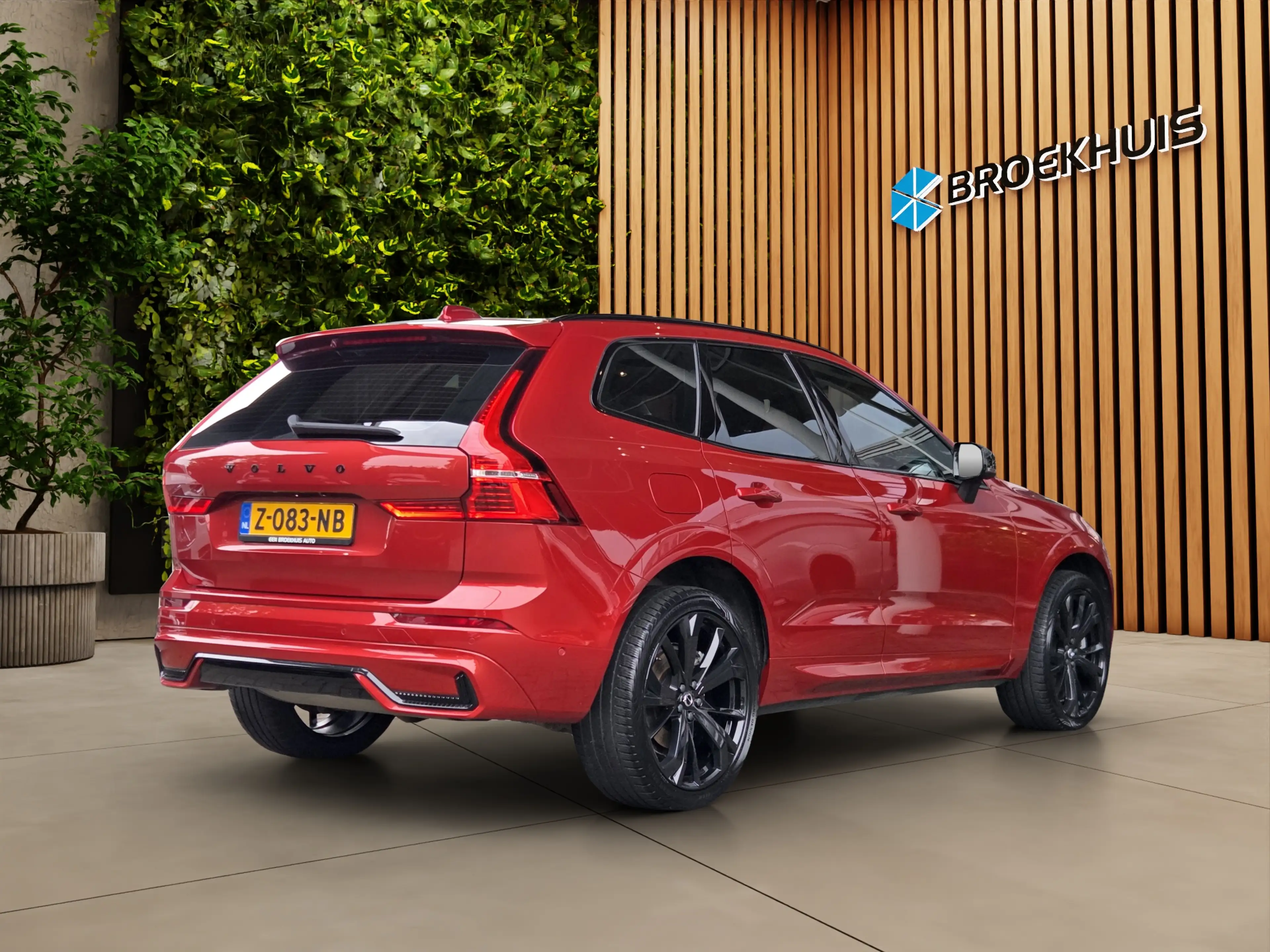 Volvo XC60 2.0 T6 Plug-in hybrid AWD Ultimate Dark | Trekhaak — photo 2