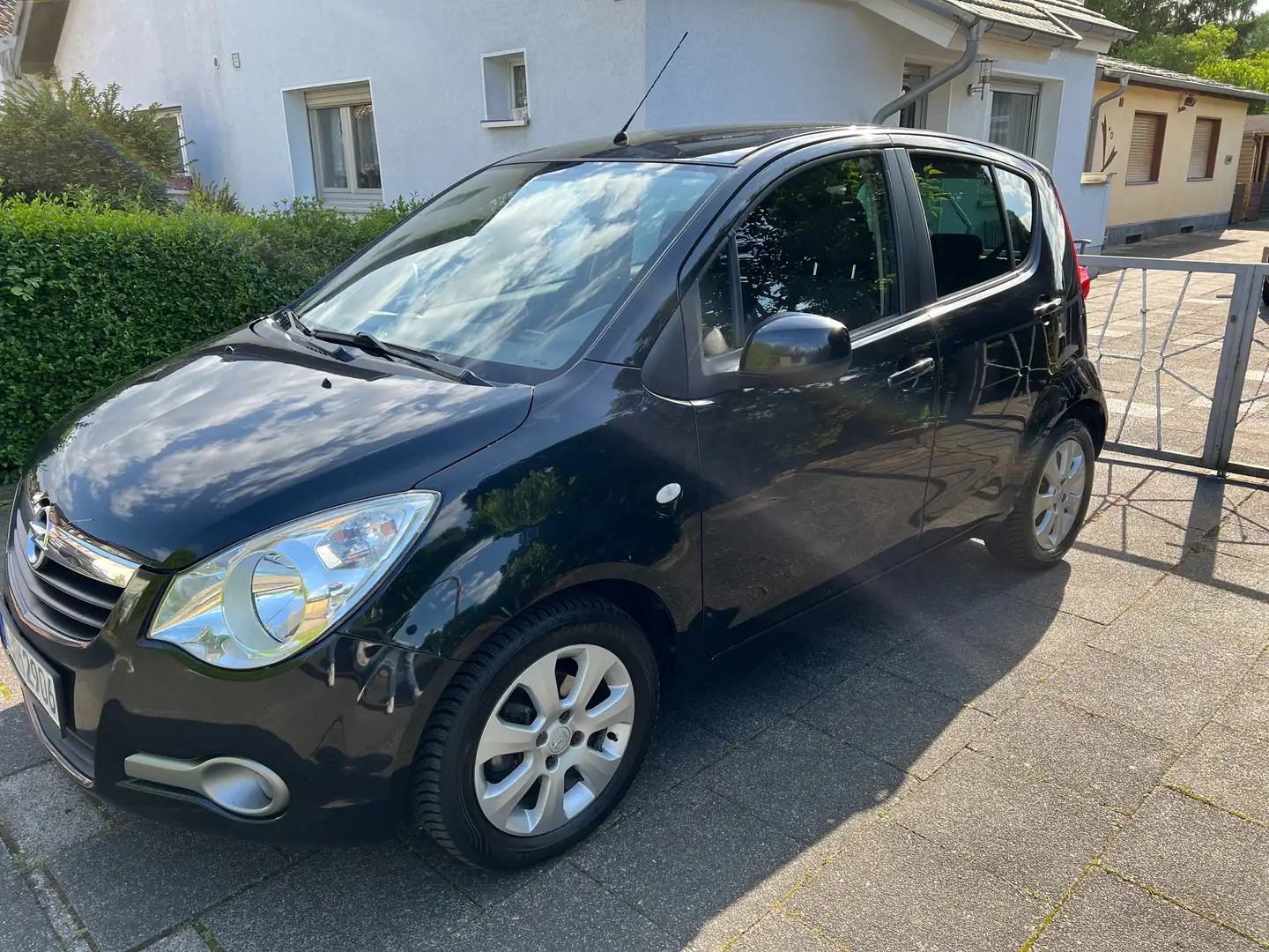 Opel Agila Agila 1.2 Edition Schwarz - 1