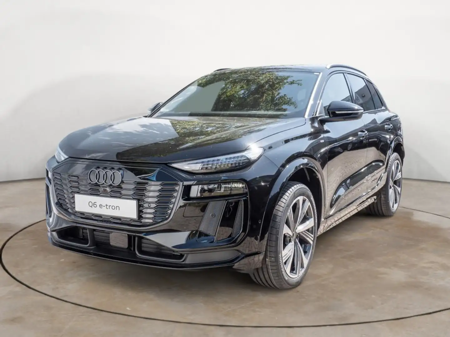Audi e-tron SUV quattro Schwarz - 1