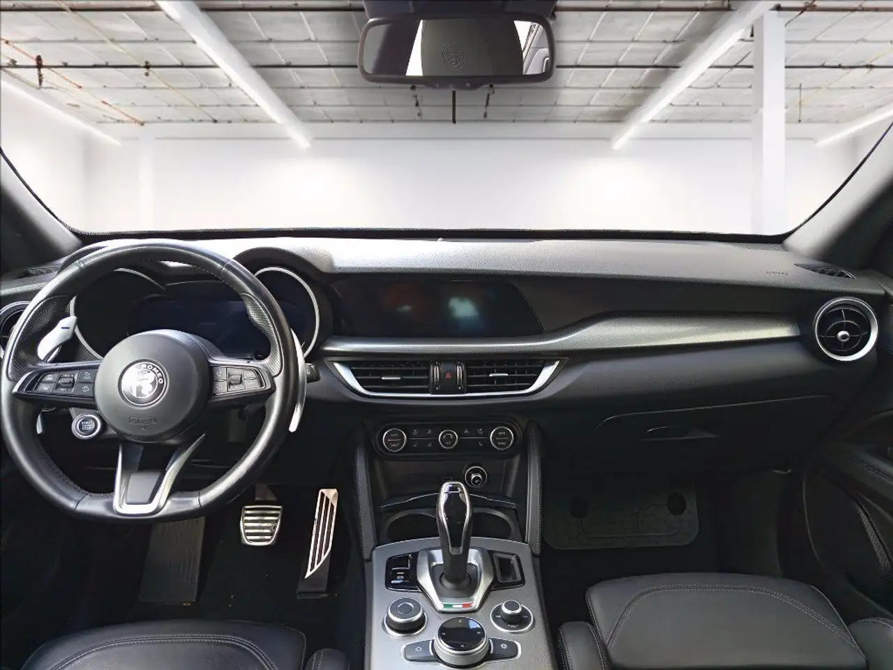 Alfa Romeo Stelvio 2023 — фото 12