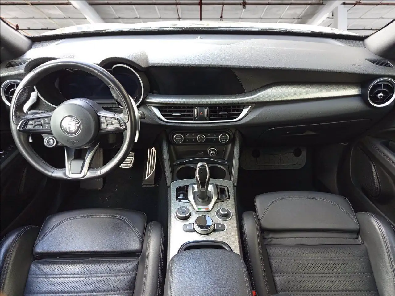 Alfa Romeo Stelvio 2023 — фото 13