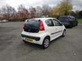 Peugeot 107 1.0 I 70CH BLUE LION ACTIVE + OPTIONS Blanc - thumbnail 9