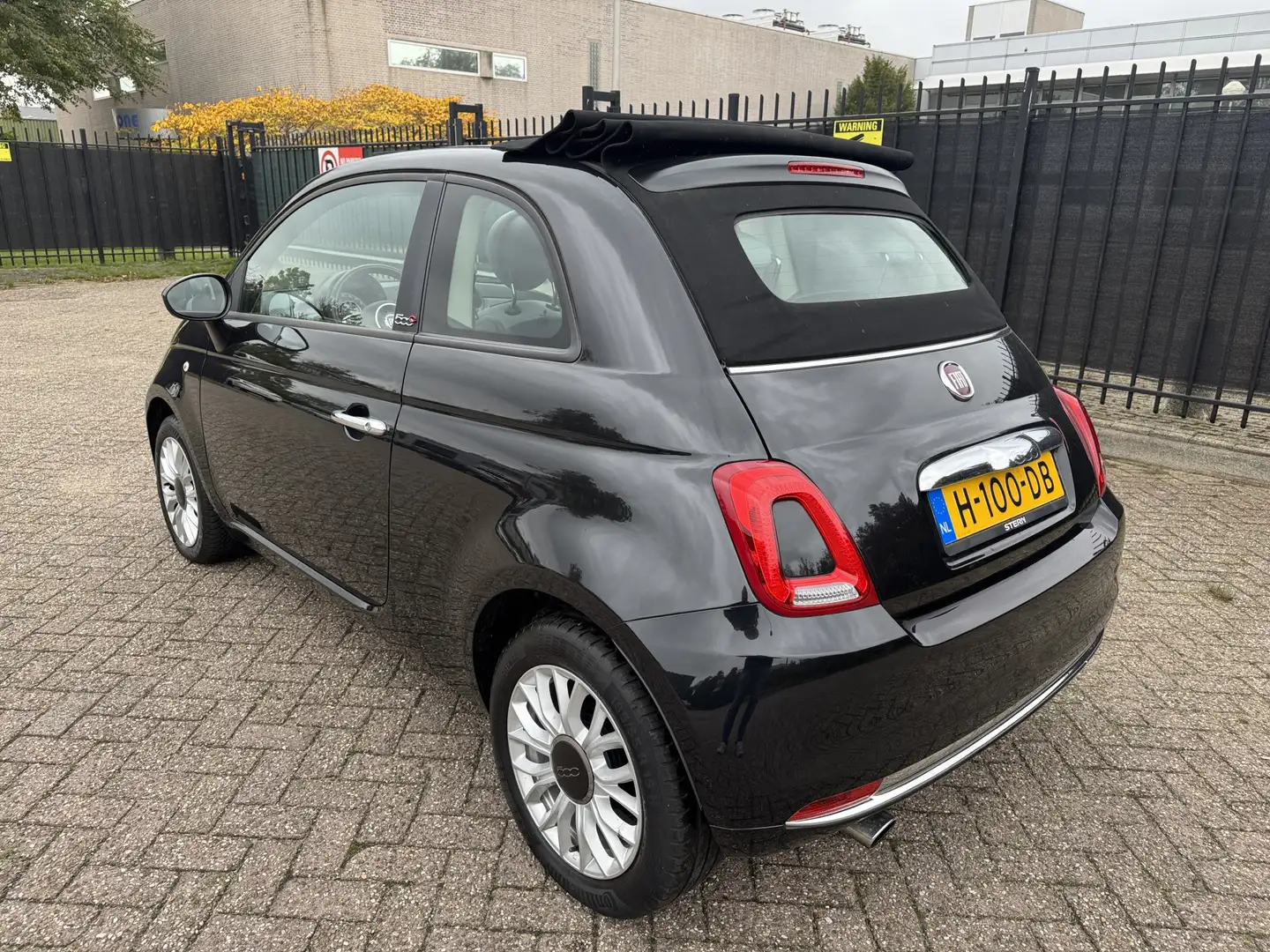 Fiat 500C 0.9 TwinAir Turbo Young AC/Navi/Cruise/LMV Zwart - 2