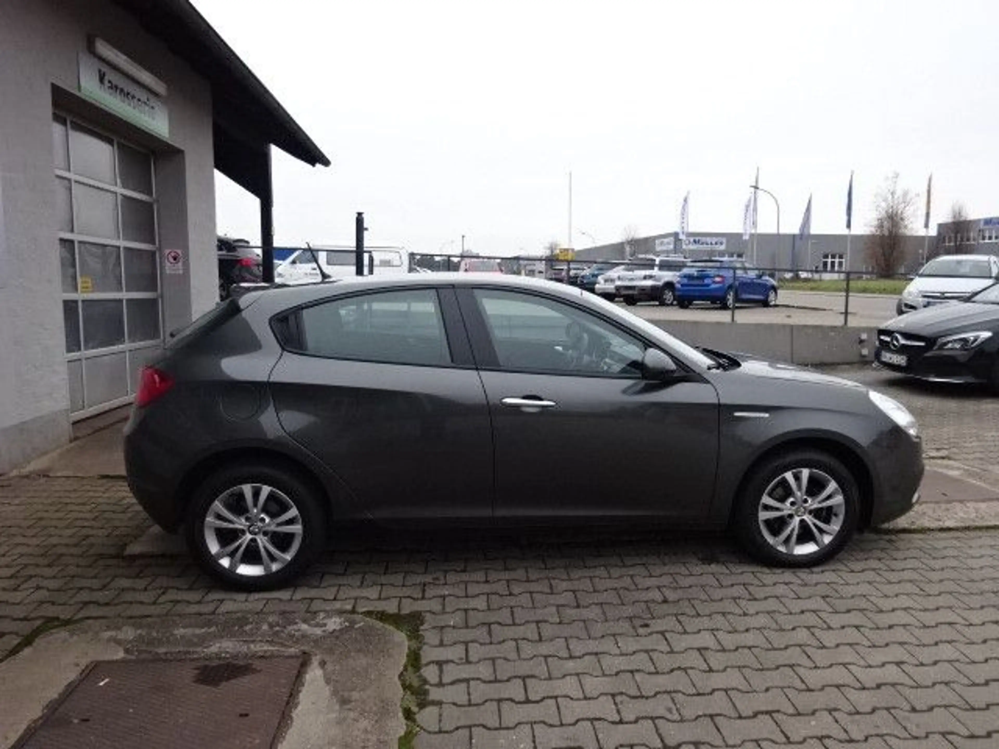 Alfa Romeo Giulietta 1.4 Turbo--1.Hand--Zahnriemen neu — photo 8