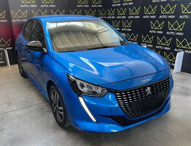 Peugeot 208 view 3