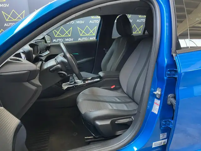 Peugeot 208 view 8