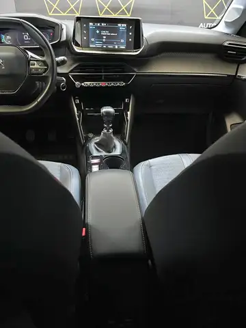 Peugeot 208 view 14