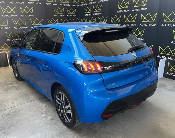 Peugeot 208 view 6