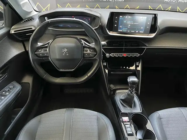 Peugeot 208 view 11