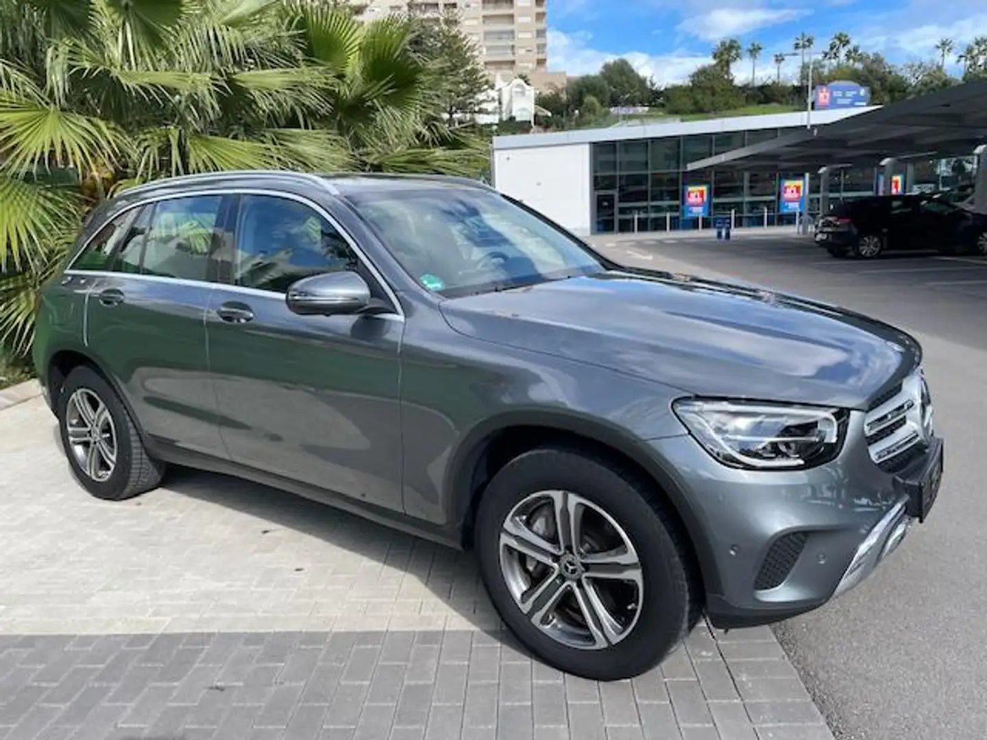 Mercedes-Benz GLC 300 GLC 300e 4Matic 9G-Tronic Gris - 1