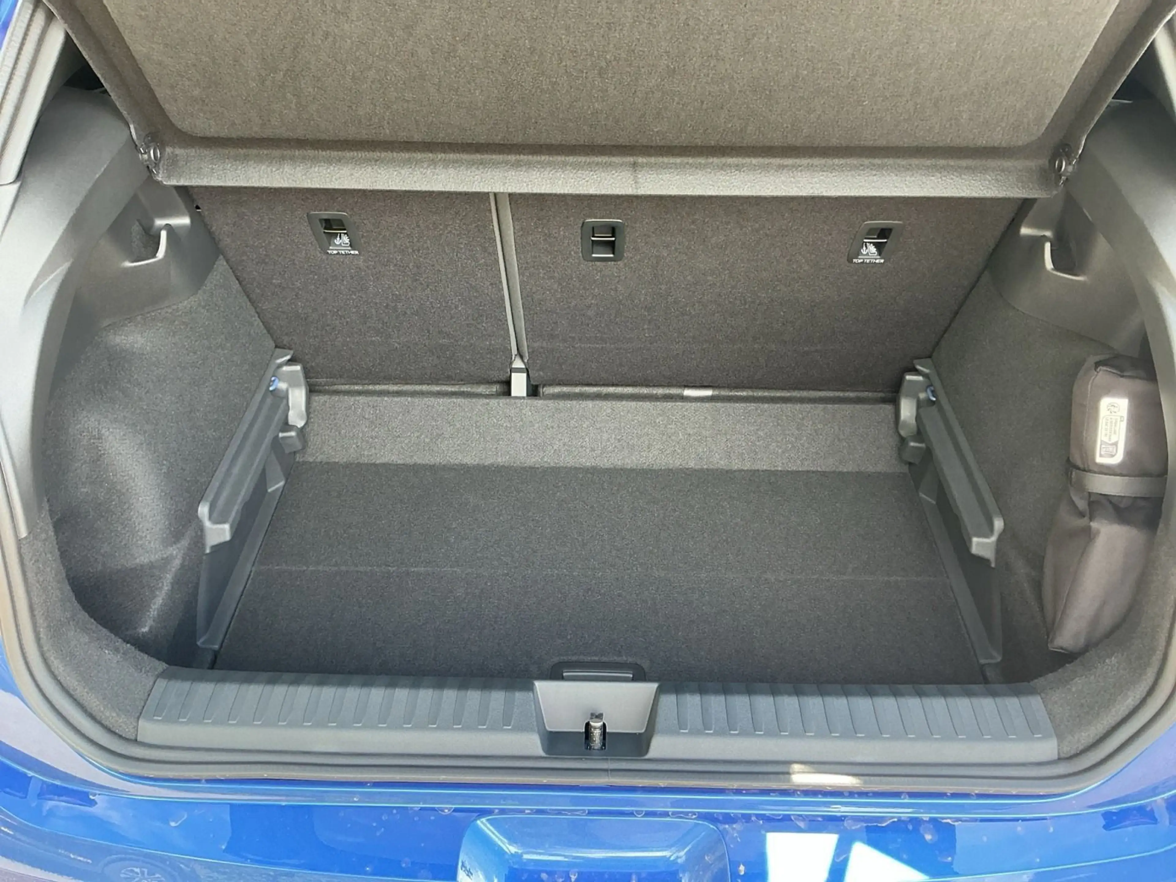 Volkswagen ID. Polo Style 52kWh LED Navi Pano AHK — photo 15