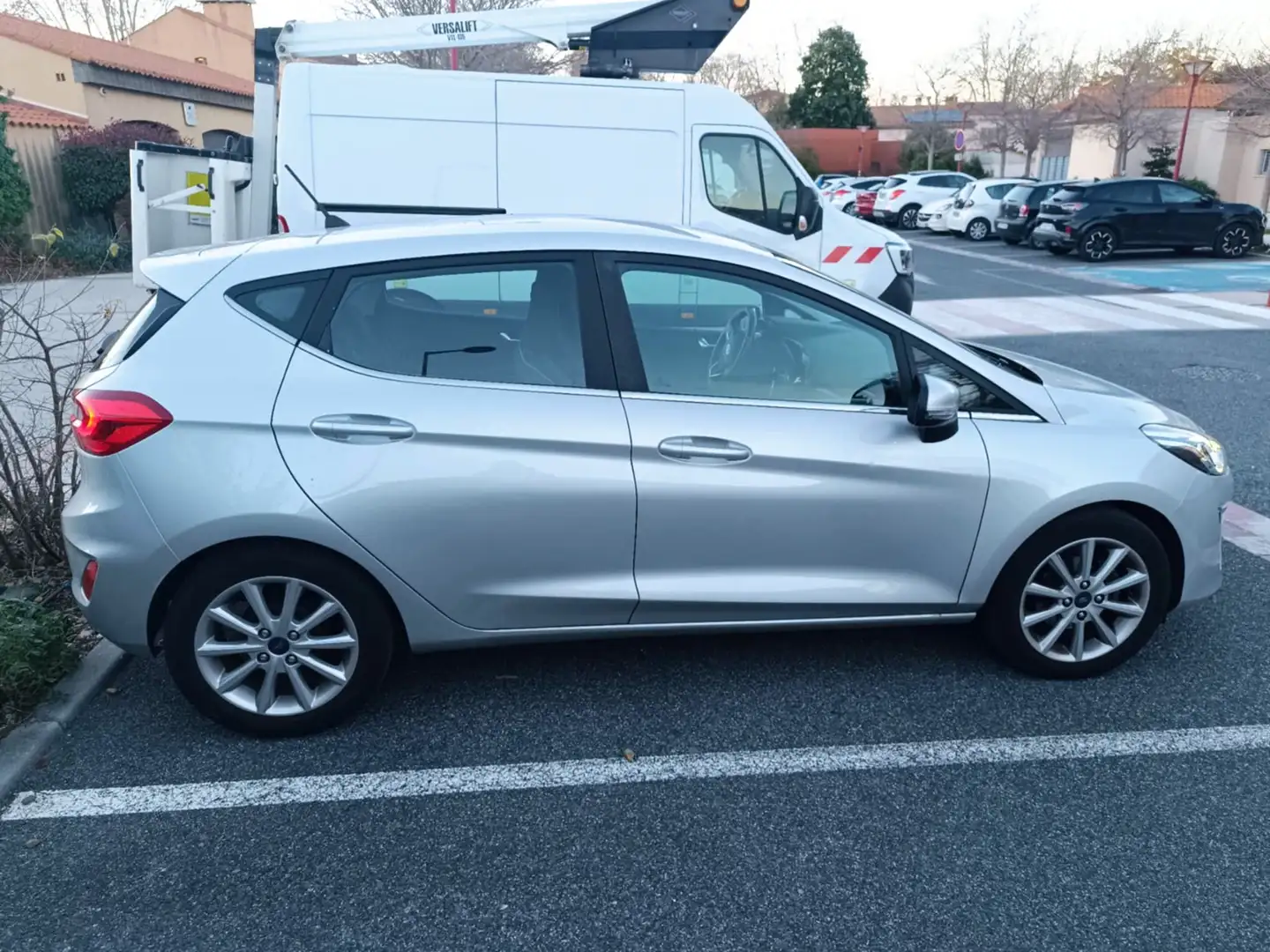 Ford Fiesta Fiesta 1.5 TDCi 85 ch S Gris - 2