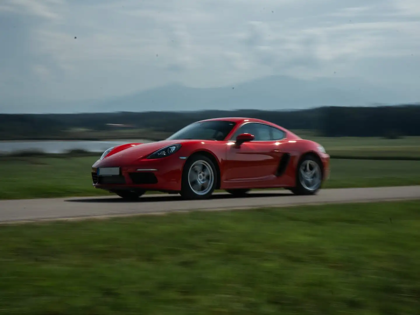 Porsche 718 Cayman Rosso - 1