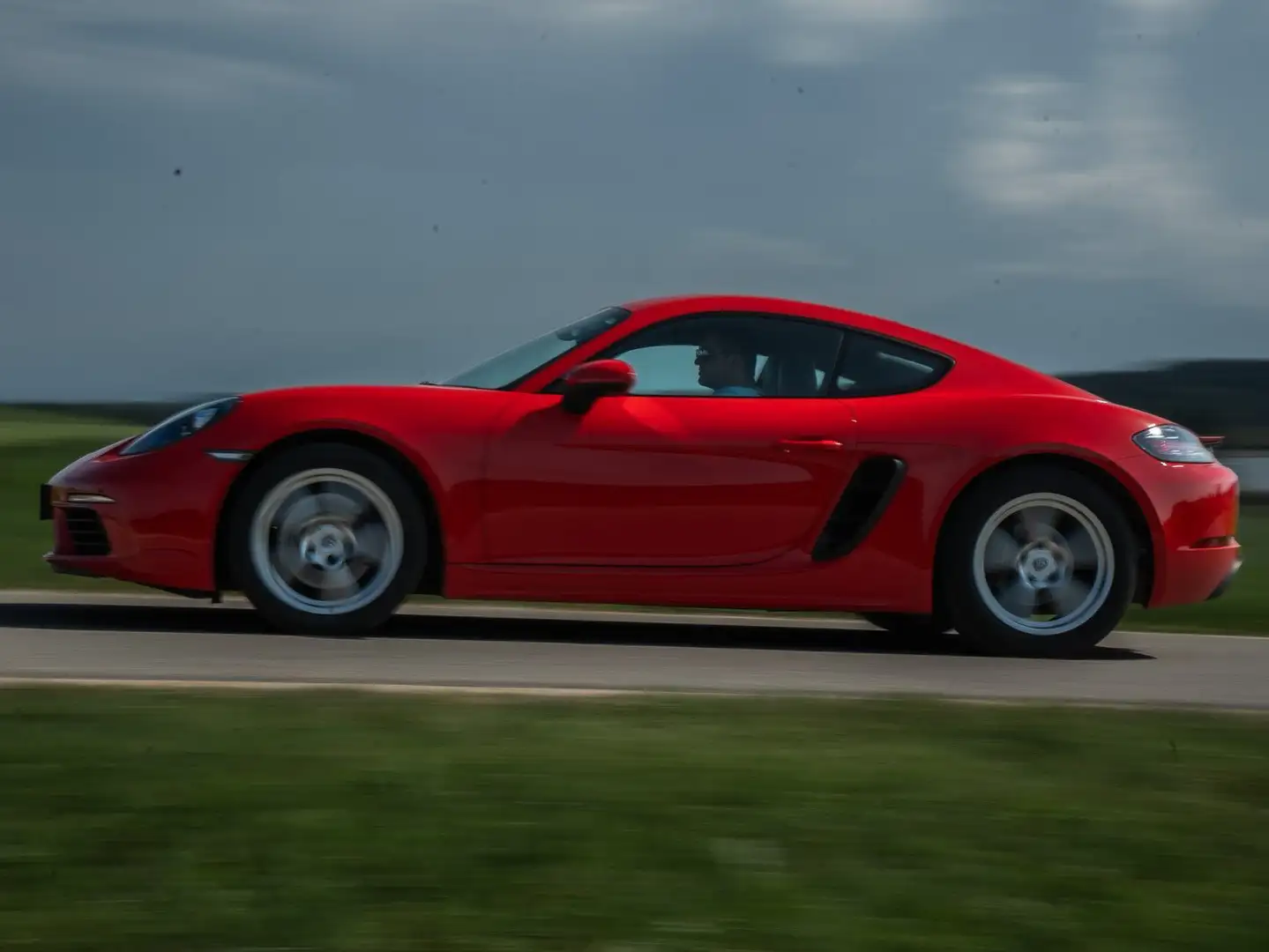 Porsche 718 Cayman Rosso - 2