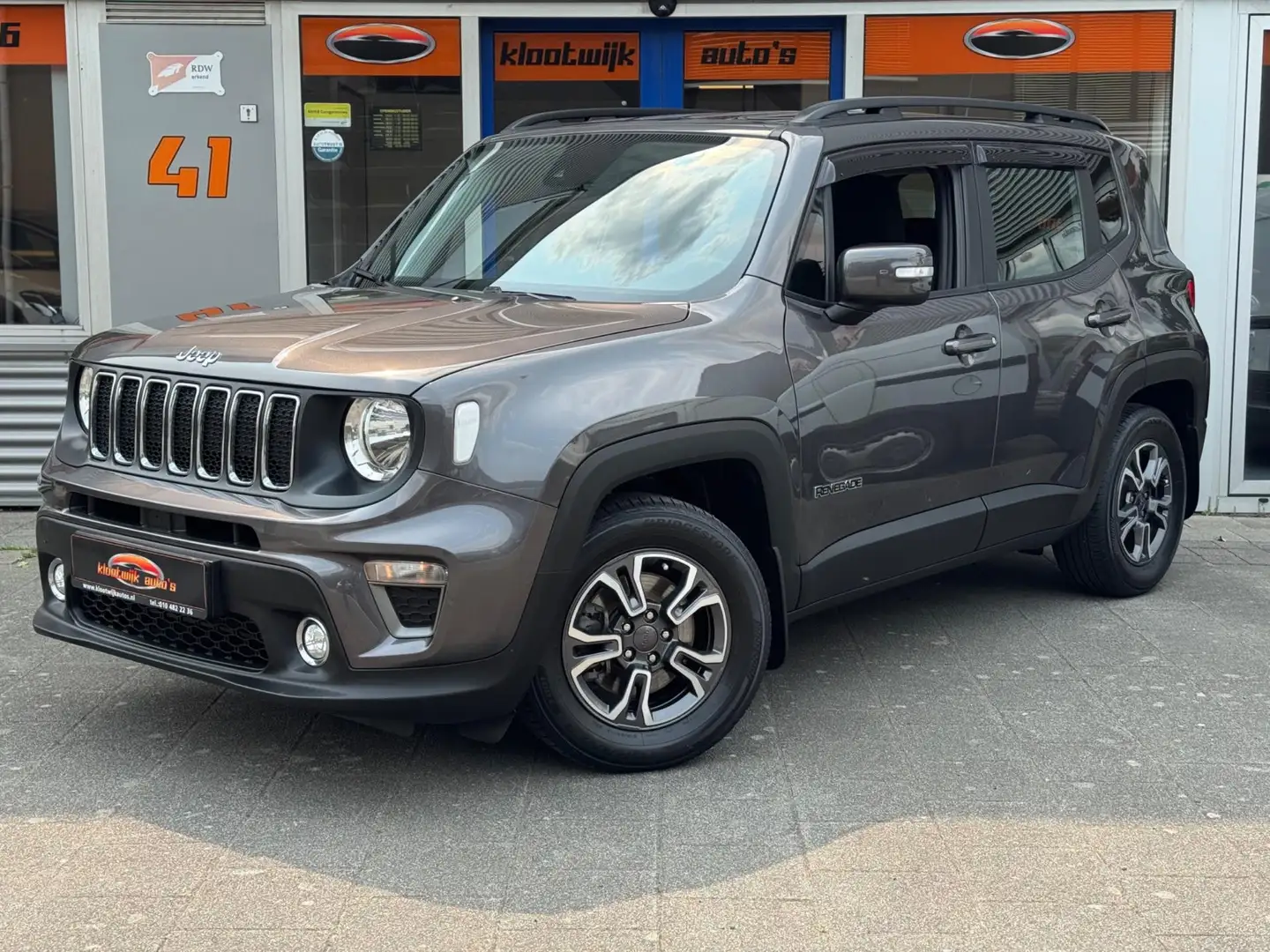 Jeep Renegade 1.0T Longitude Navigatie Cruise LM CarPlay 54.000k Gris - 1