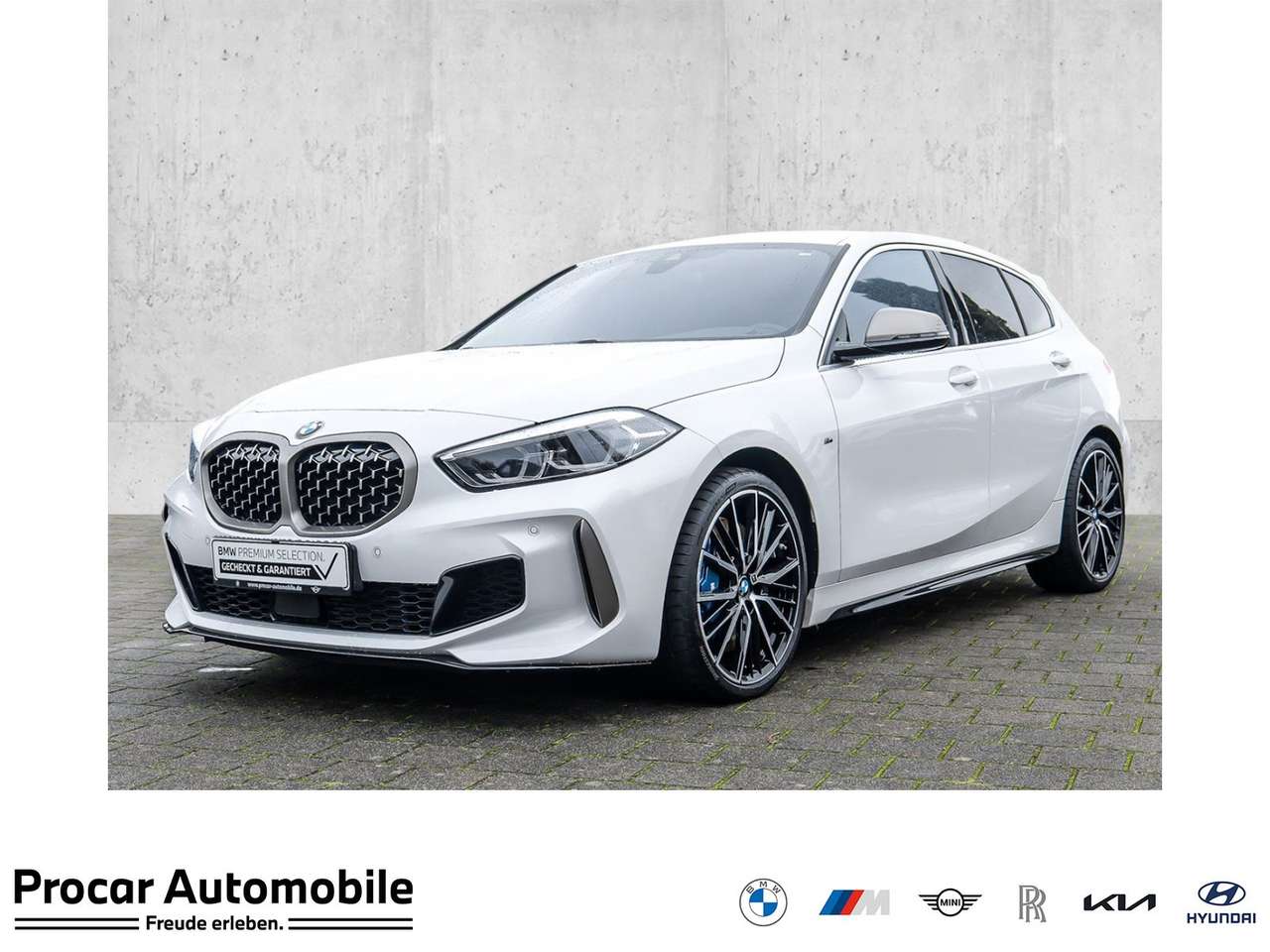 BMW 135 2023