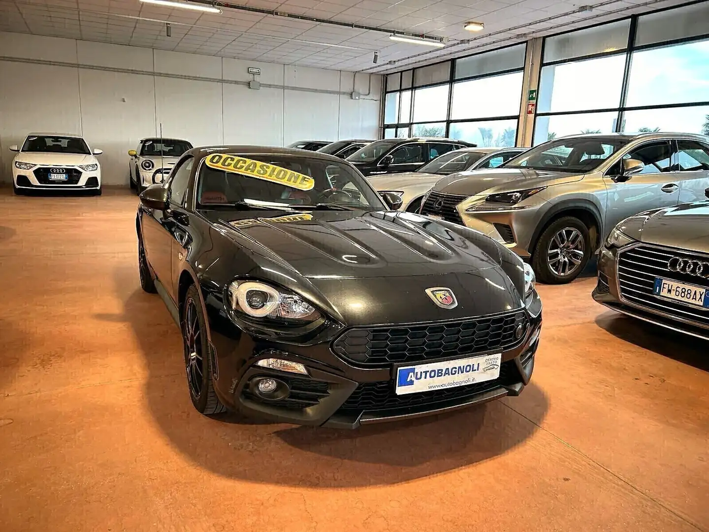 Abarth 124 Spider GT 1.4 Turbo MultiAir 70th CARBONIO Edizione Nero - 2