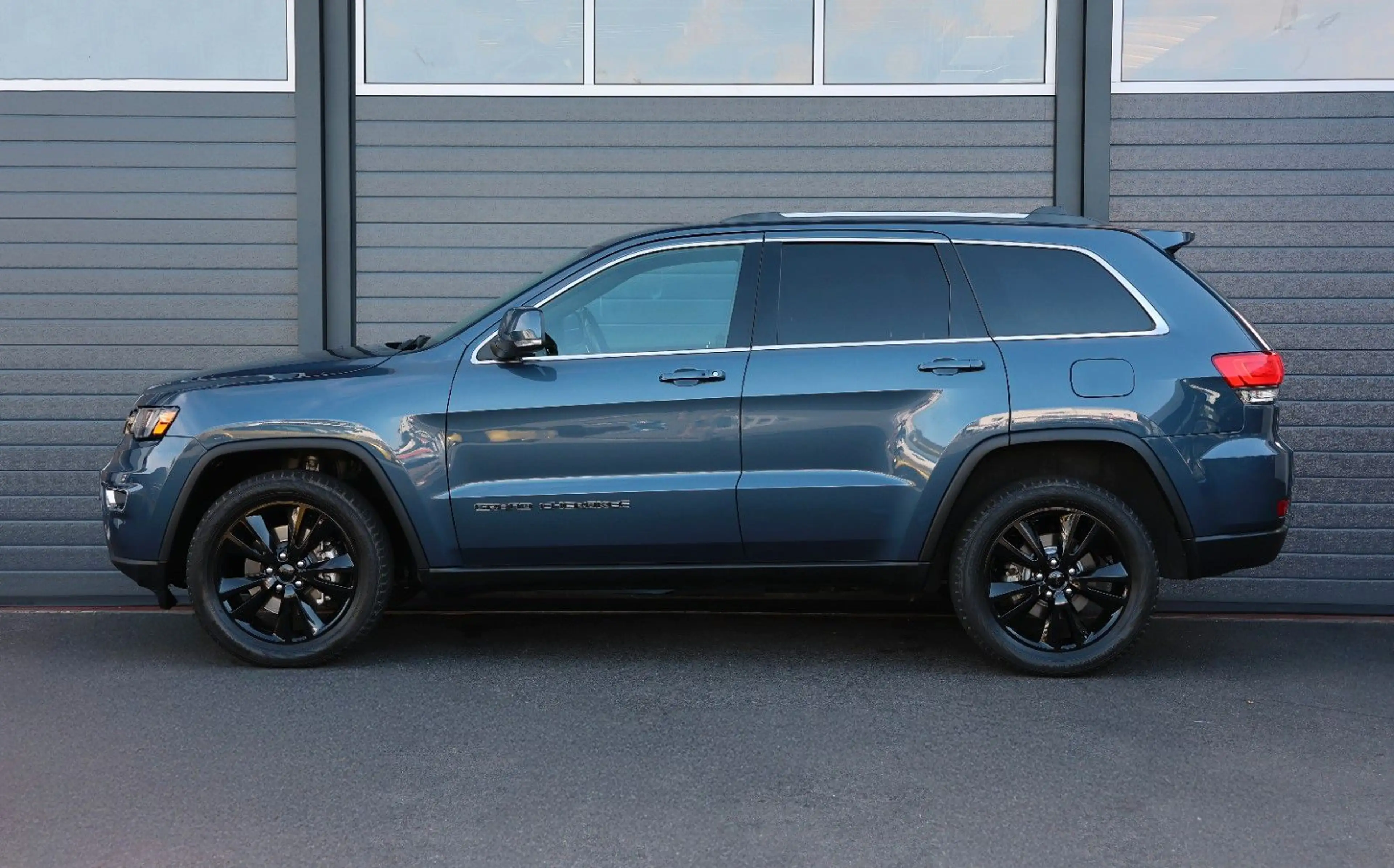 Jeep Grand Cherokee 3.6/4x4/H&K/SHZ/LHZ/TTW/KAMERA/20 — photo 4