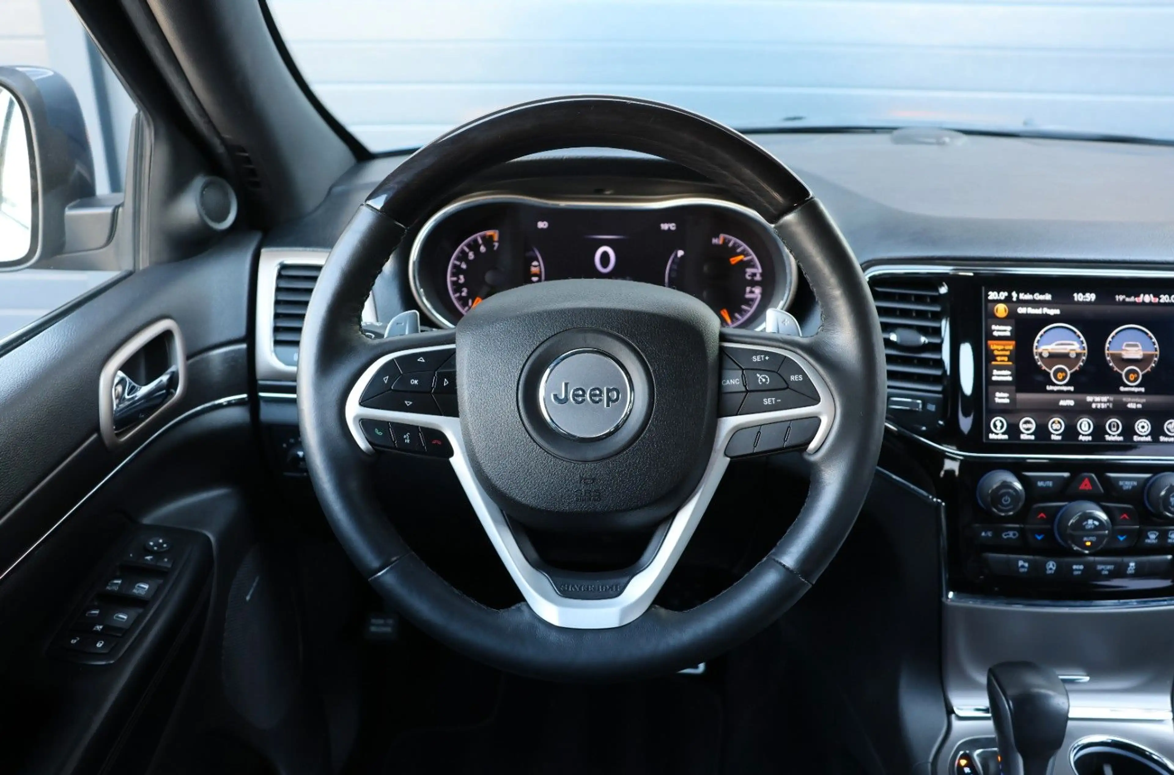 Jeep Grand Cherokee 3.6/4x4/H&K/SHZ/LHZ/TTW/KAMERA/20 — photo 15