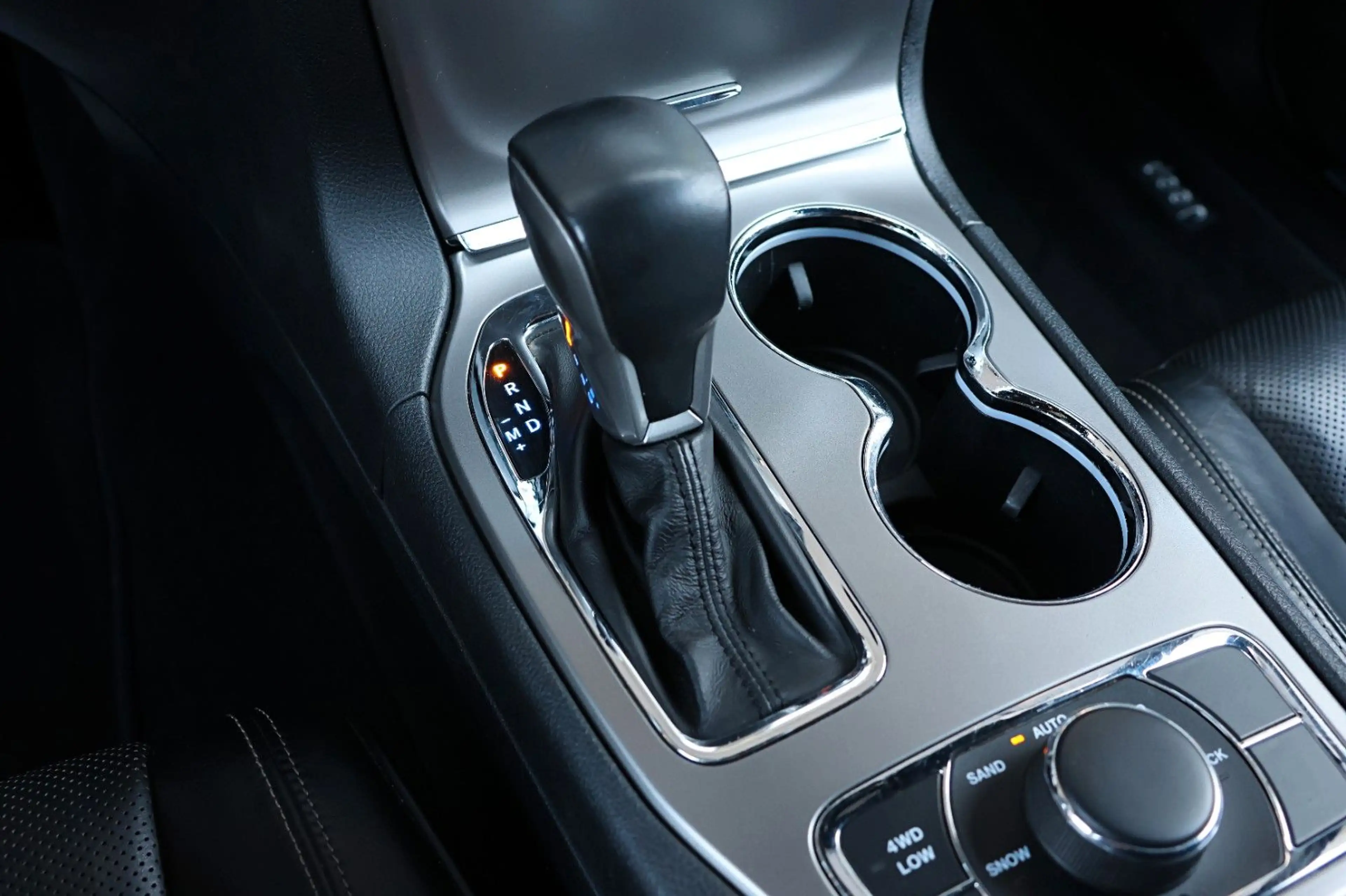 Jeep Grand Cherokee 3.6/4x4/H&K/SHZ/LHZ/TTW/KAMERA/20 — photo 13