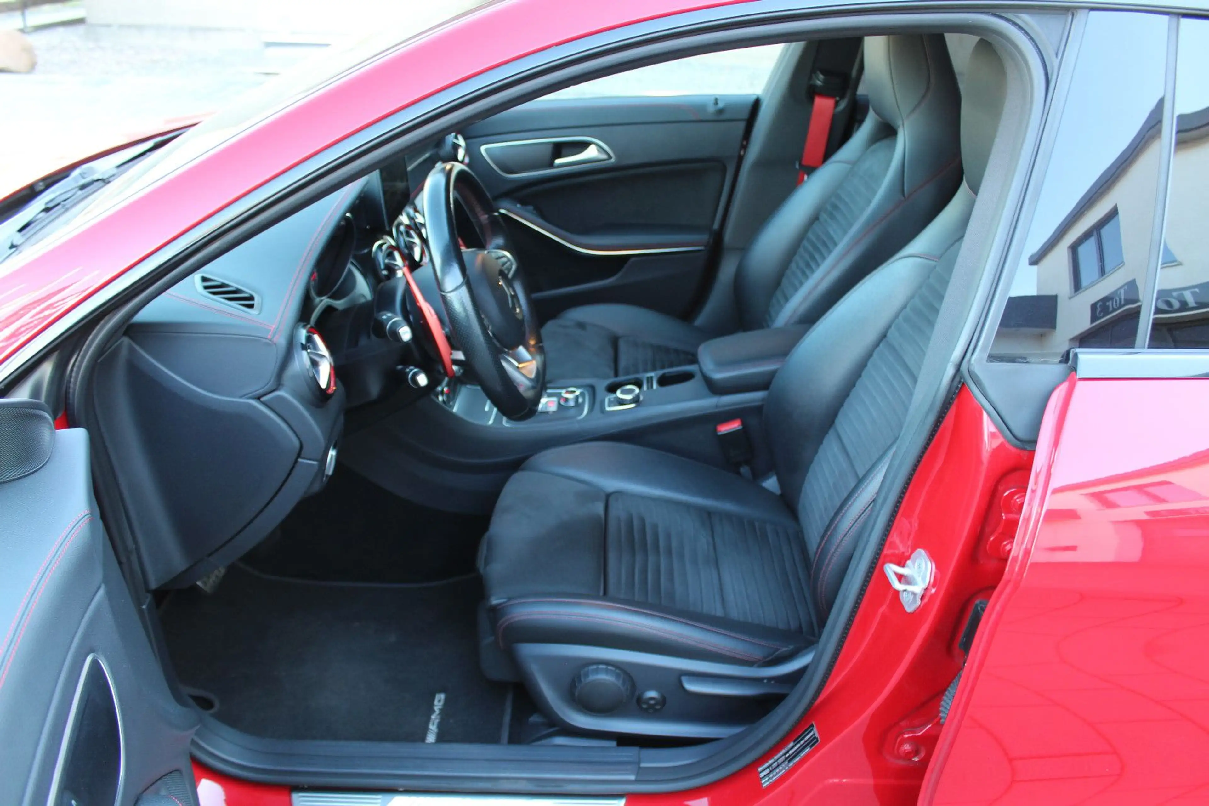 Mercedes-Benz CLA 45 AMG 4Matic (RÜCKFAHRKAMERA) — photo 13