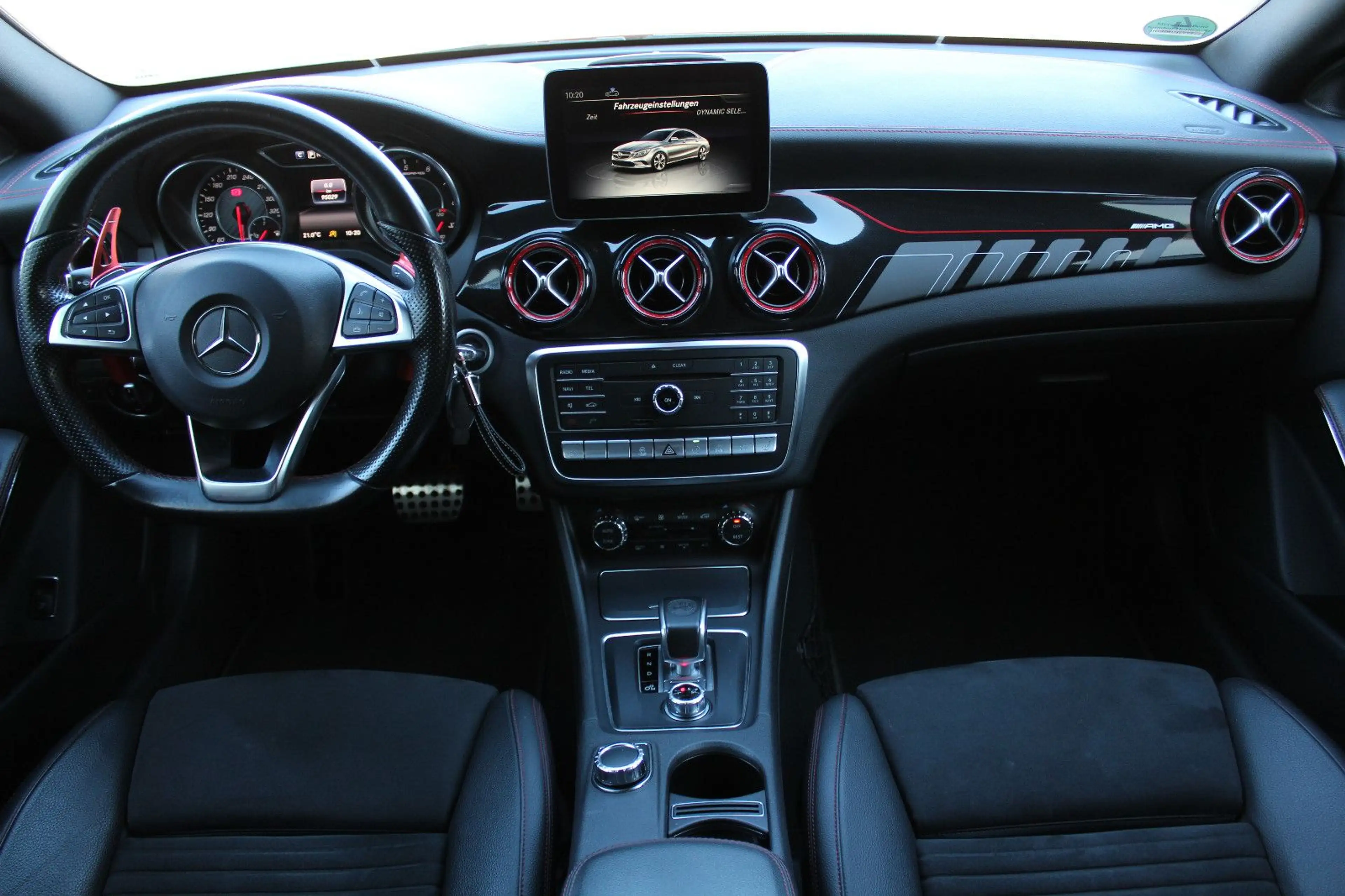 Mercedes-Benz CLA 45 AMG 4Matic (RÜCKFAHRKAMERA) — photo 8
