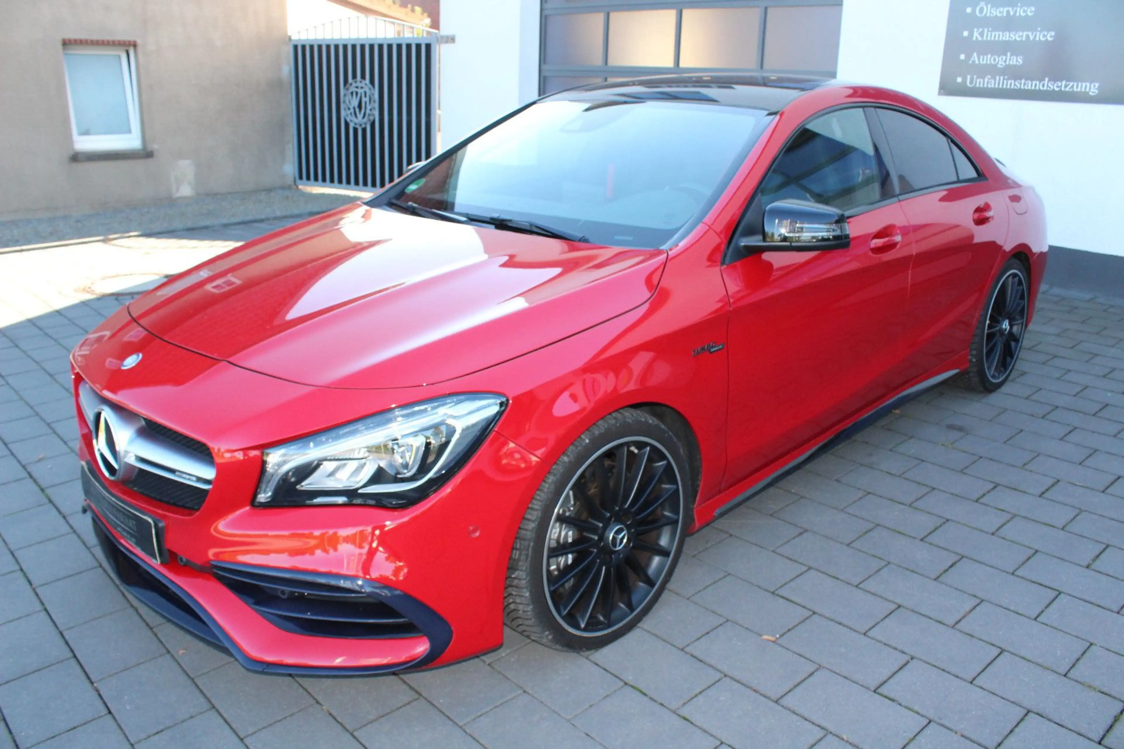 Mercedes-Benz CLA 45 AMG 4Matic (RÜCKFAHRKAMERA)