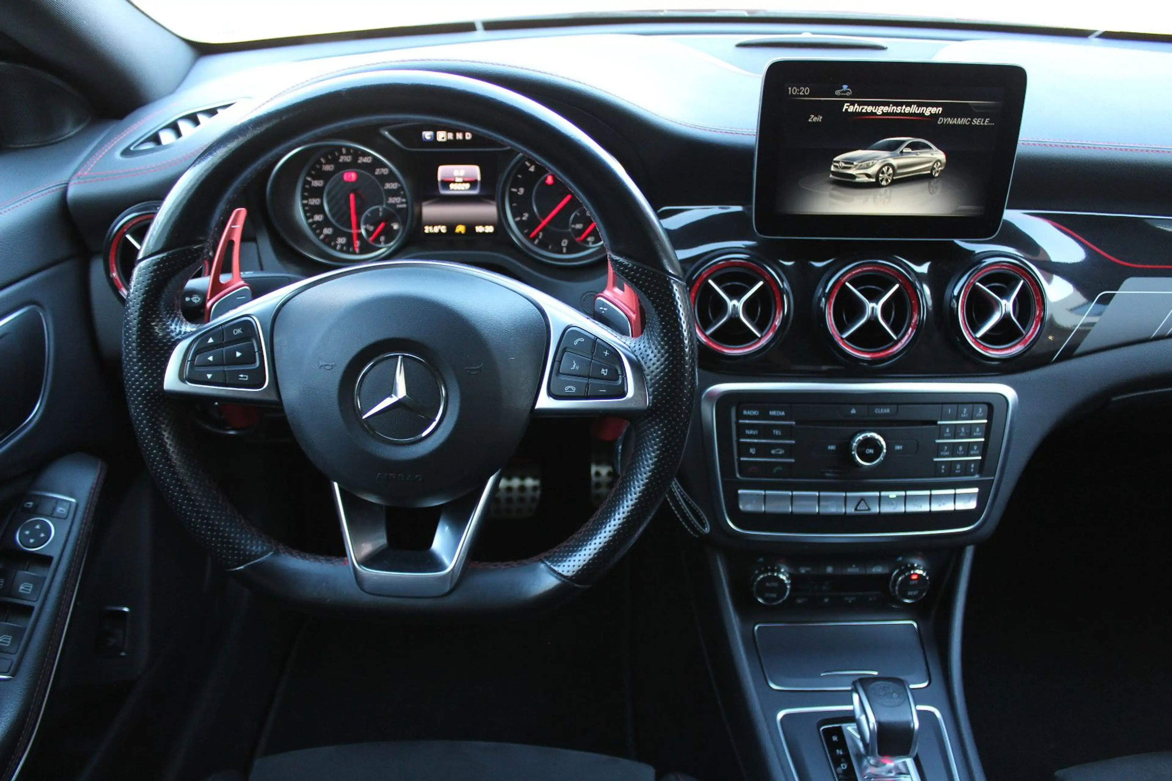 Mercedes-Benz CLA 45 AMG 4Matic (RÜCKFAHRKAMERA) — photo 9