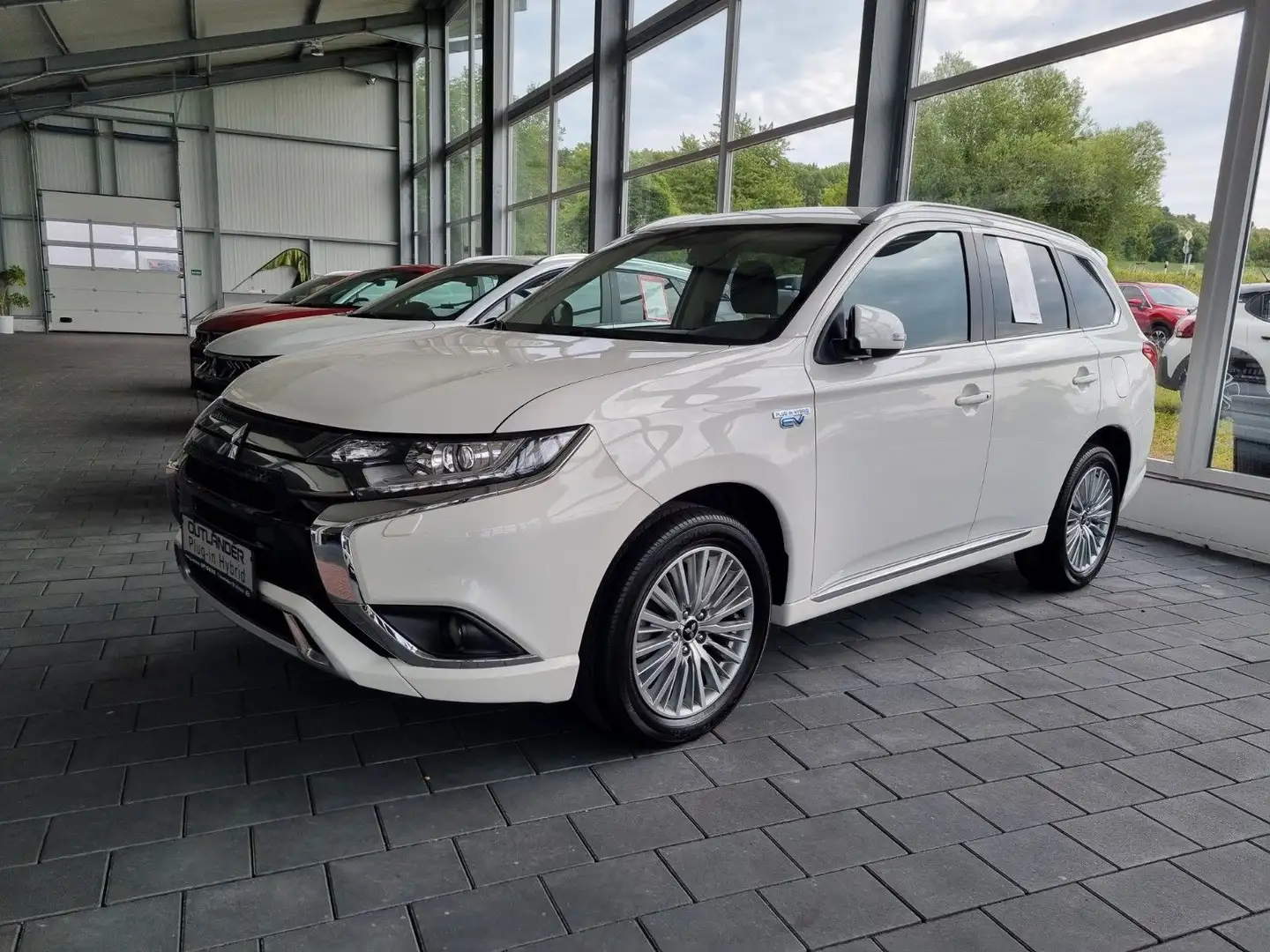Mitsubishi Outlander Outlander PHEV Spirit 4WD Weiß - 1