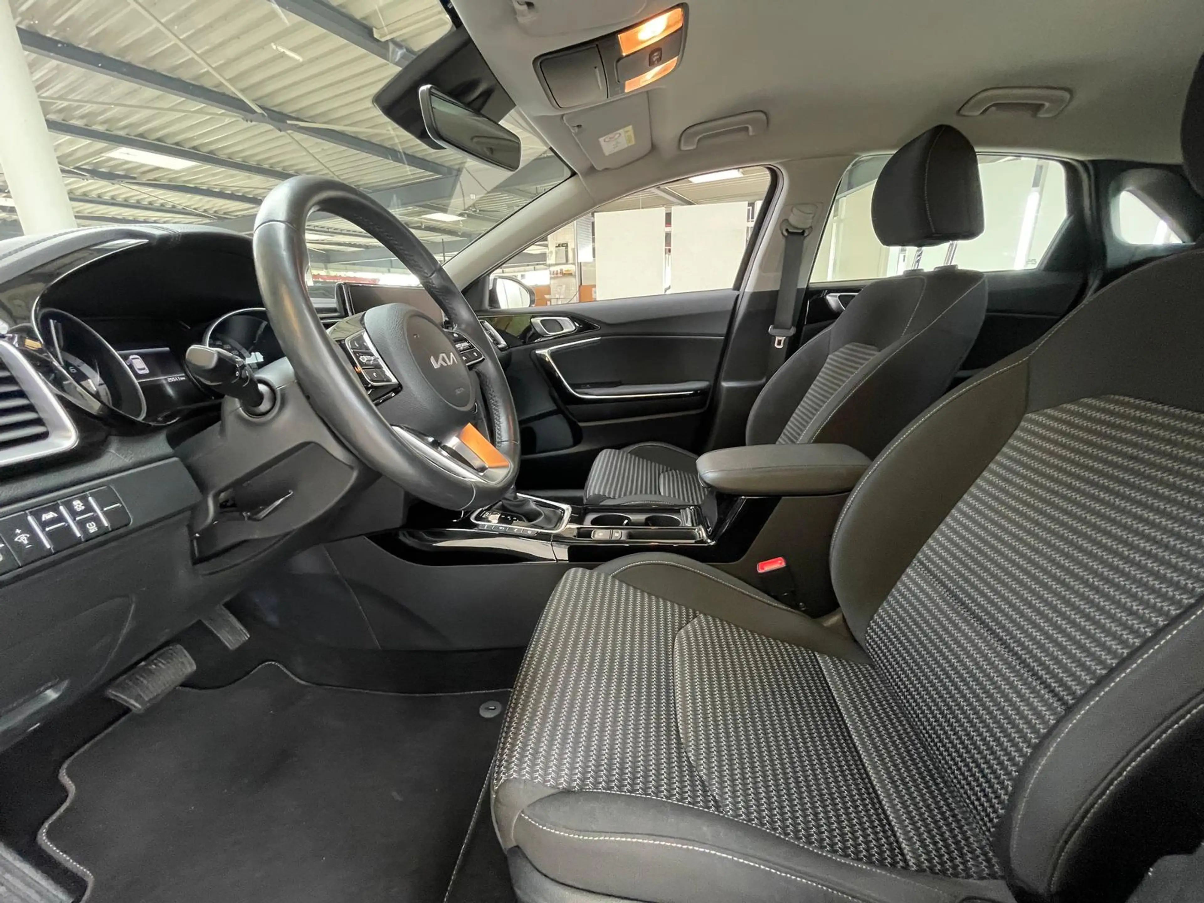 Kia Ceed / cee'd DCT+Kamera+Navi+SHZ+LHZ+2Z.Klimaauto+++ — photo 8