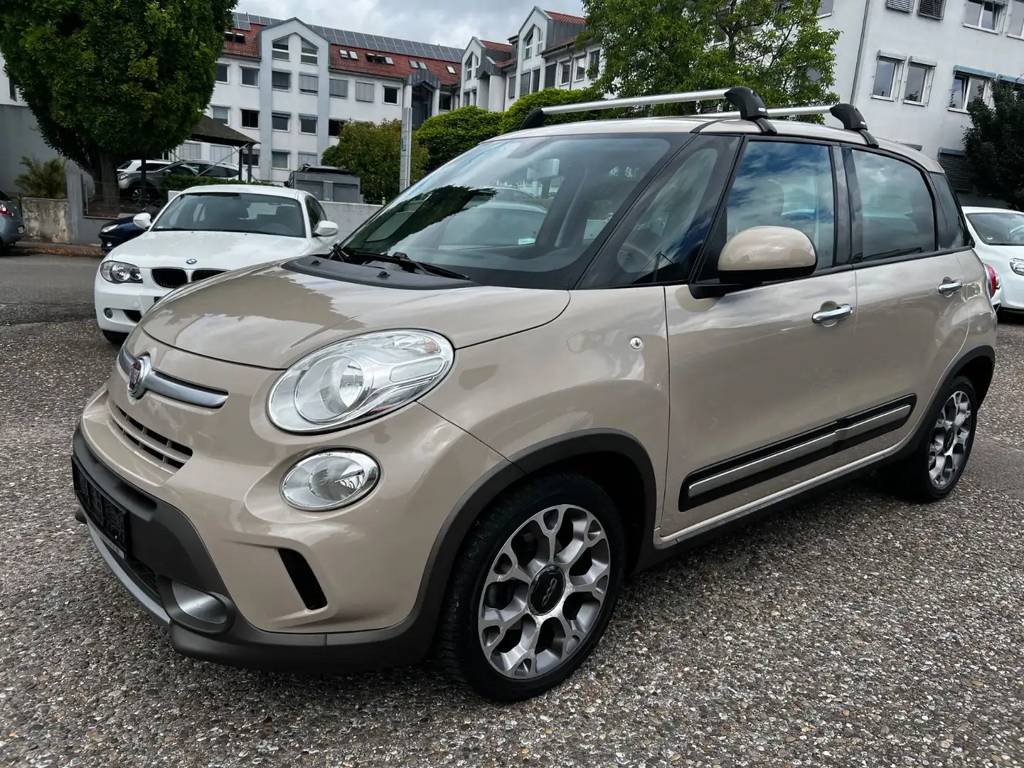 Fiat 500L Trekking-1.Hand-AHK-Einparkhilfe-Teilleder Beige - 1