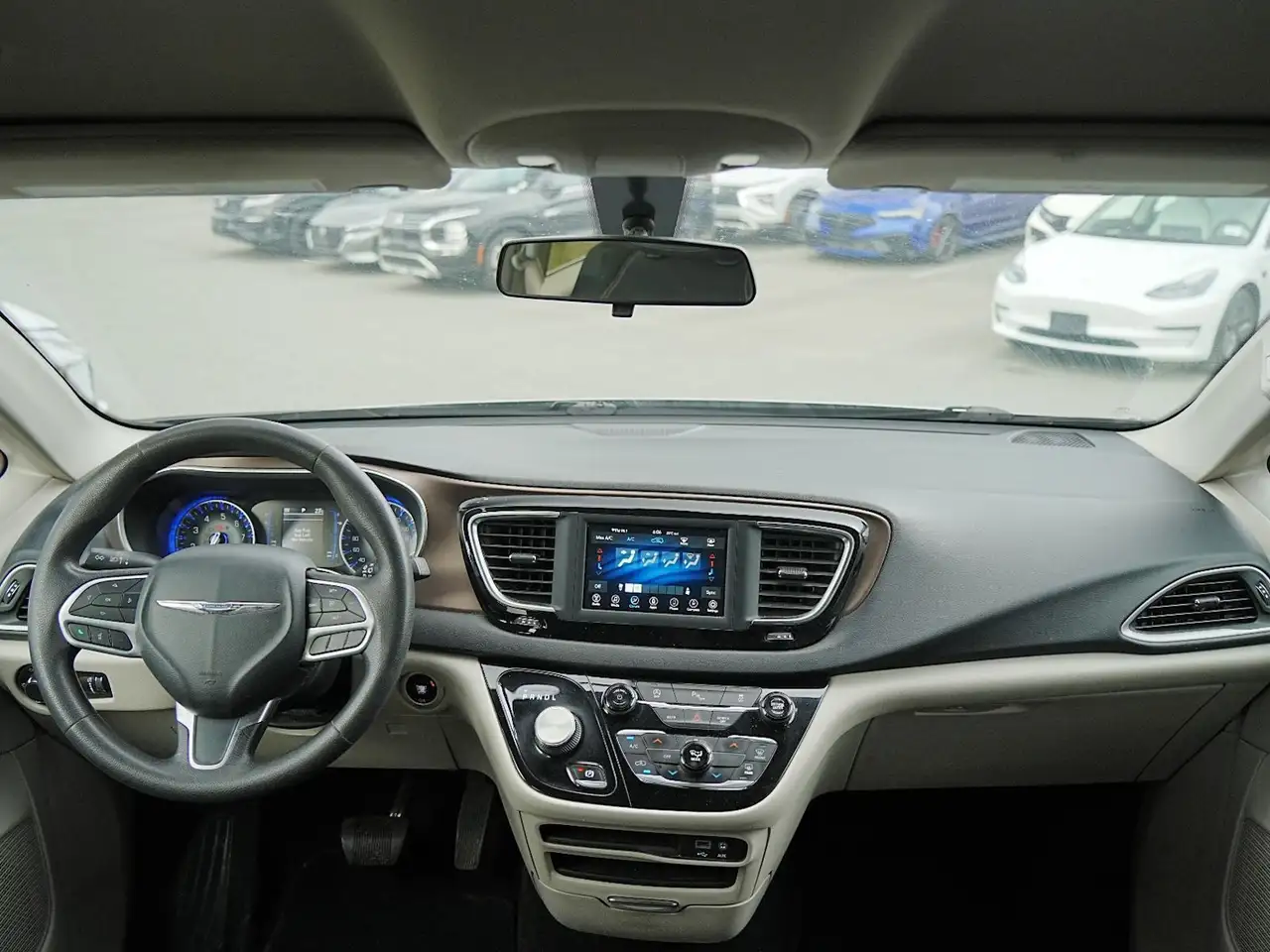 Chrysler Pacifica 2020 — фото 15