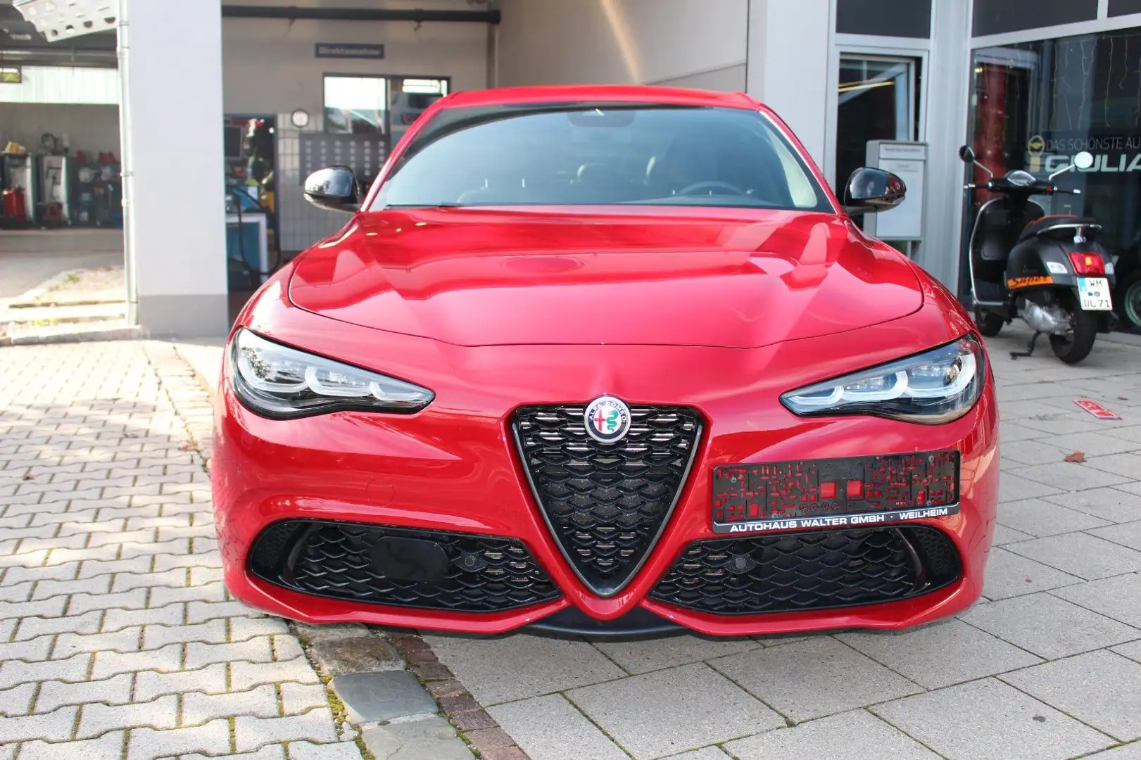 Alfa Romeo Giulia Competizione Q4 Garantie. 04-2027 Rot - 1