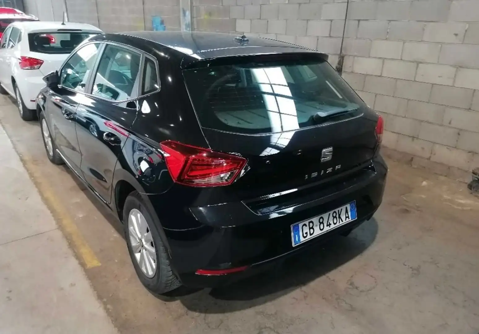 SEAT Ibiza 1.6 tdi Business 95cv Noir - 2